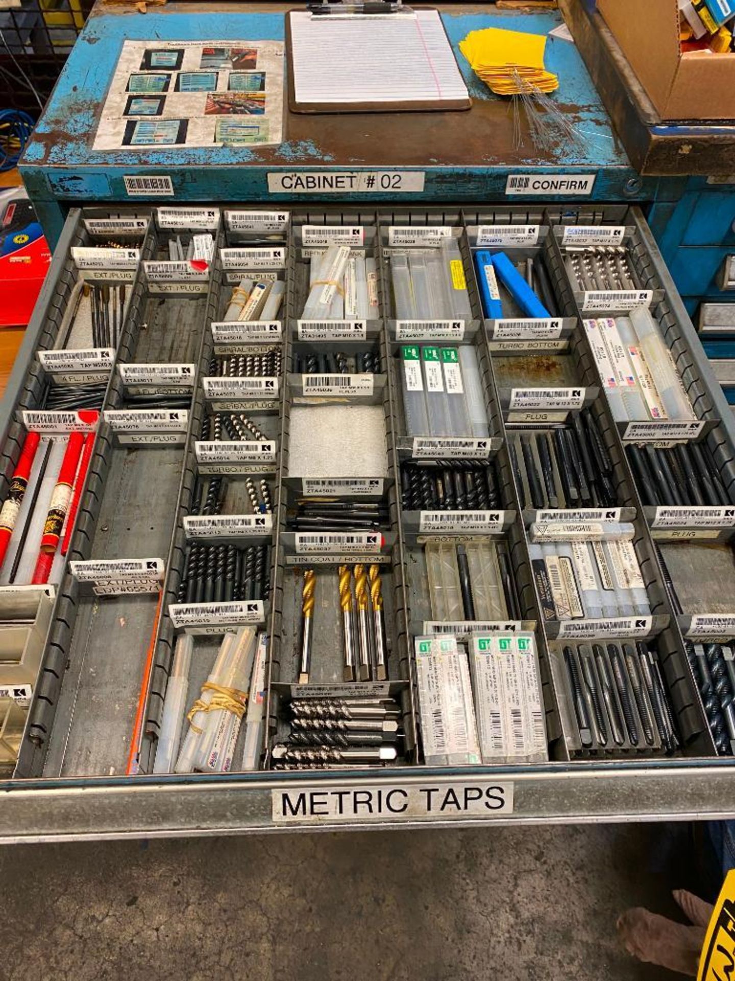 VIDMAR 10-DRAWER CABINET, W/ CONTENTS OF TAPS FROM M6 TO M50, METRIC DRILL BITS FROM M3.4 TO M45, ME - Image 2 of 11