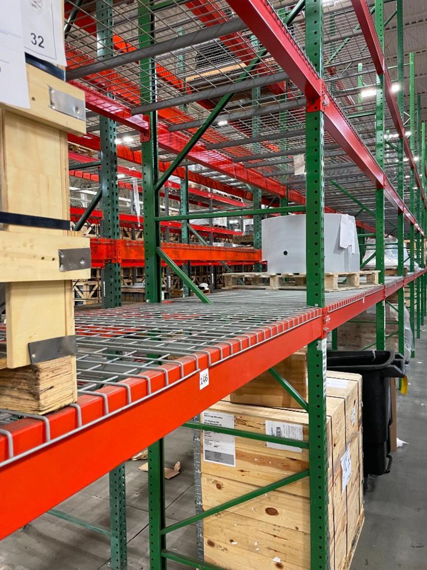 (18X) BAYS OF TEAR DROP STYLE PALLET RACKING, (19) 20' X 42'' UPRIGHTS, (103) 5-1/2'' X 96'' HORIZON - Image 2 of 3
