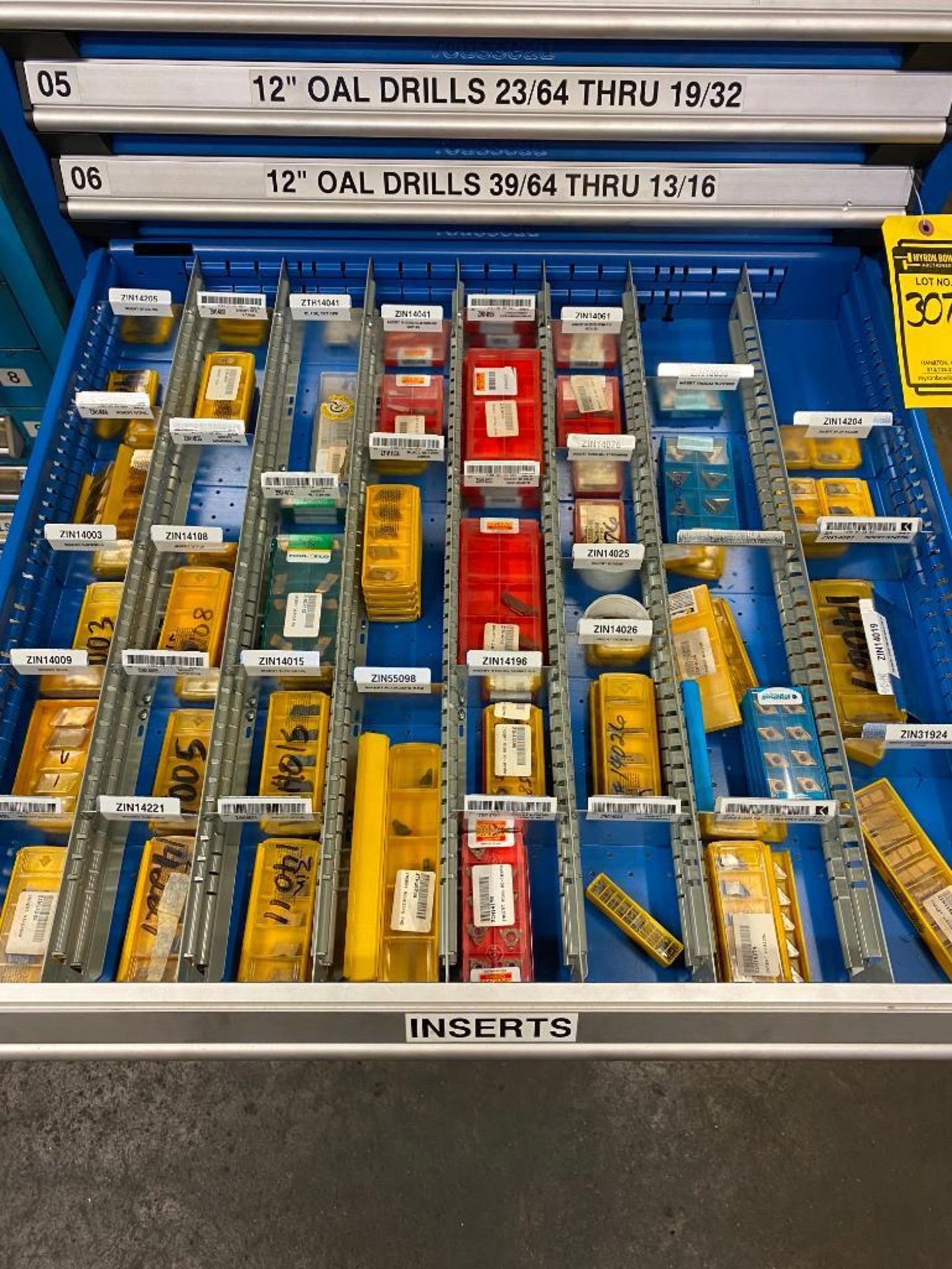 VIDMAR CABINET AND CONTENTS OF ASSORTED SPOT DRILLS, CENTER DRILLS, OAL DRILLS AND INSERTS - Image 7 of 15