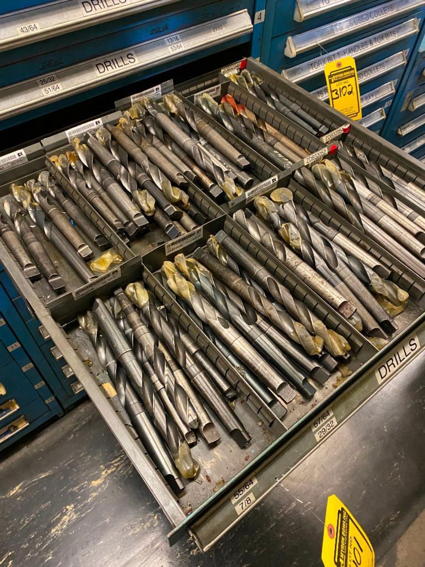 VIDMAR CABINET AND CONTENTS OF ASSORTED SIZE DRILL BITS - Image 6 of 14