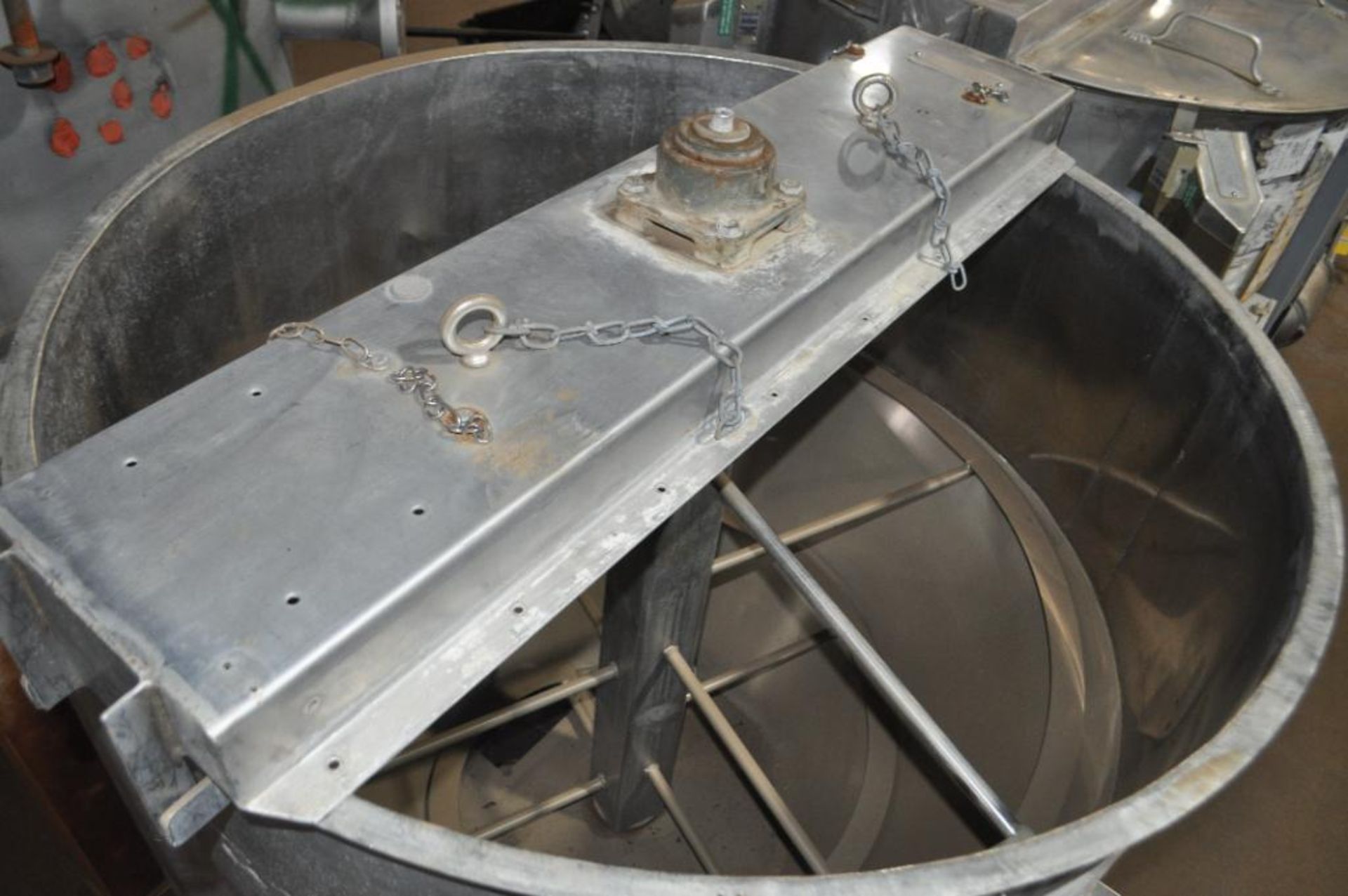 PORTABLE CONE BOTTOM STAINLESS HOPPER FEEDER, W/AGITATOR - Image 4 of 7