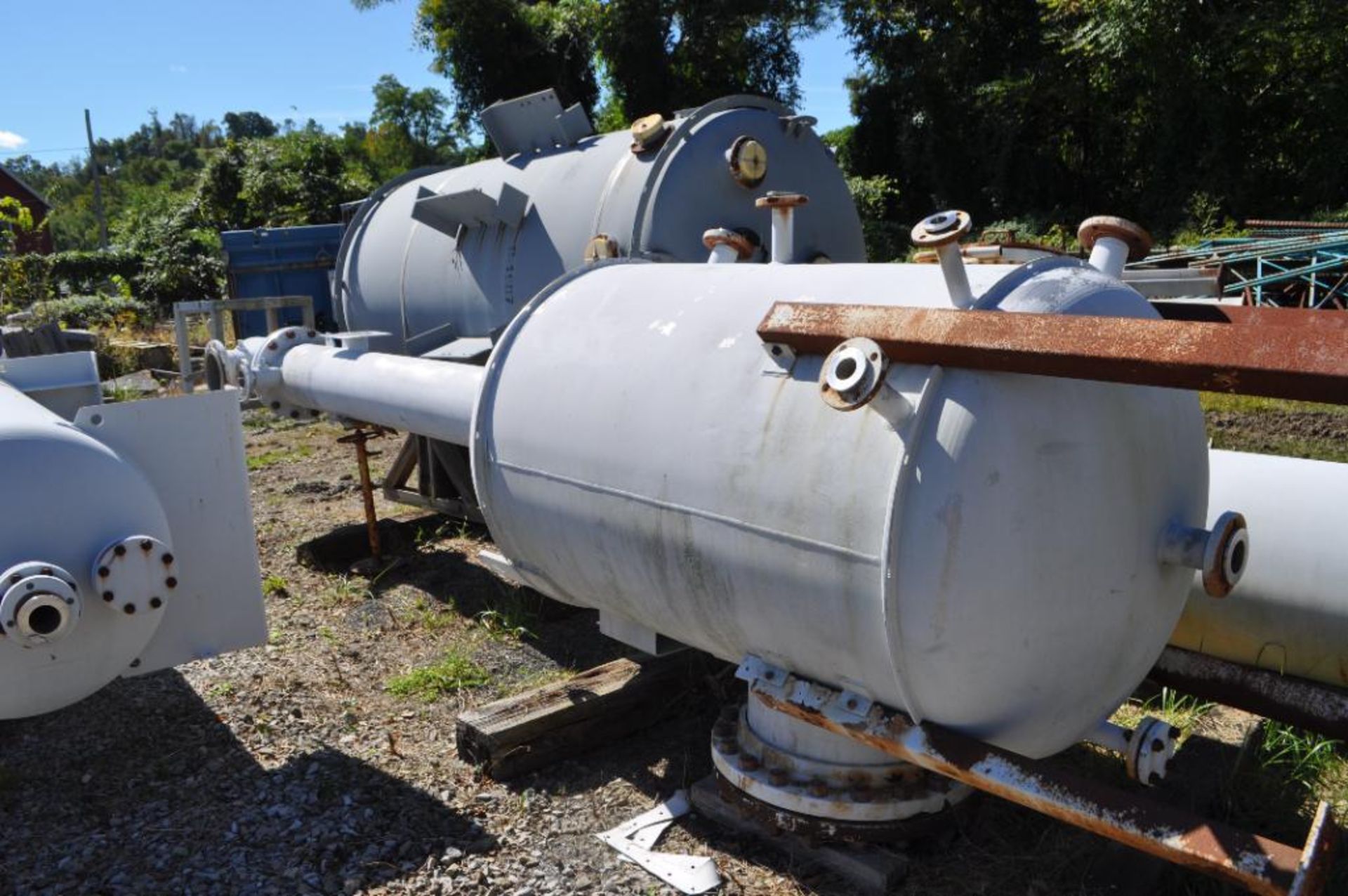 SISTERVILLE WORKS 304 STAINLESS STEEL REACTOR, W/ VERTICAL CONDENSER, 68'' X 48'', APPROX. 500-GAL. - Image 2 of 7