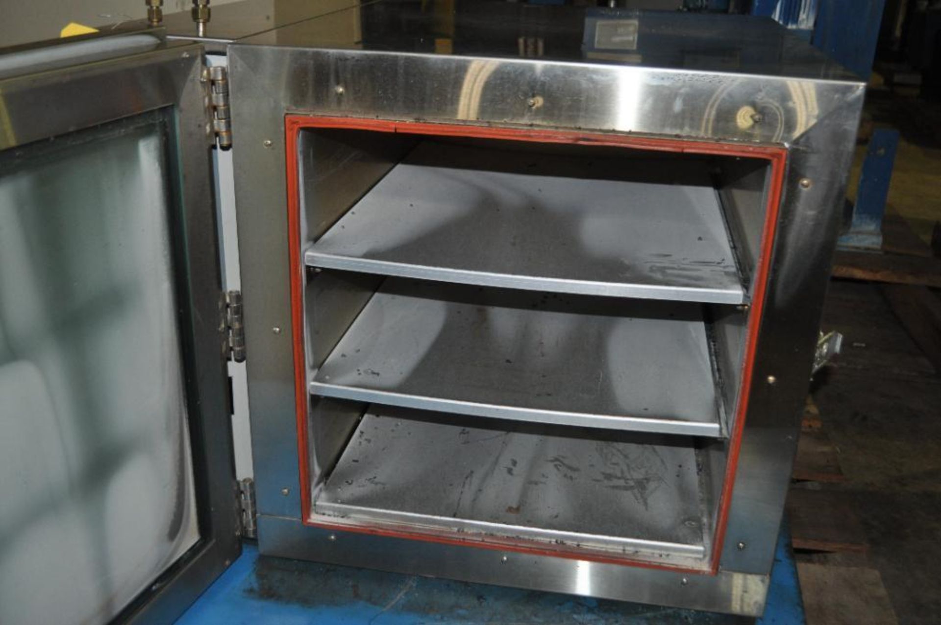 VWR STAINLESS STEEL VACUUM OVEN, MODEL: 1450M-2, 220 VOLTS - Image 3 of 5