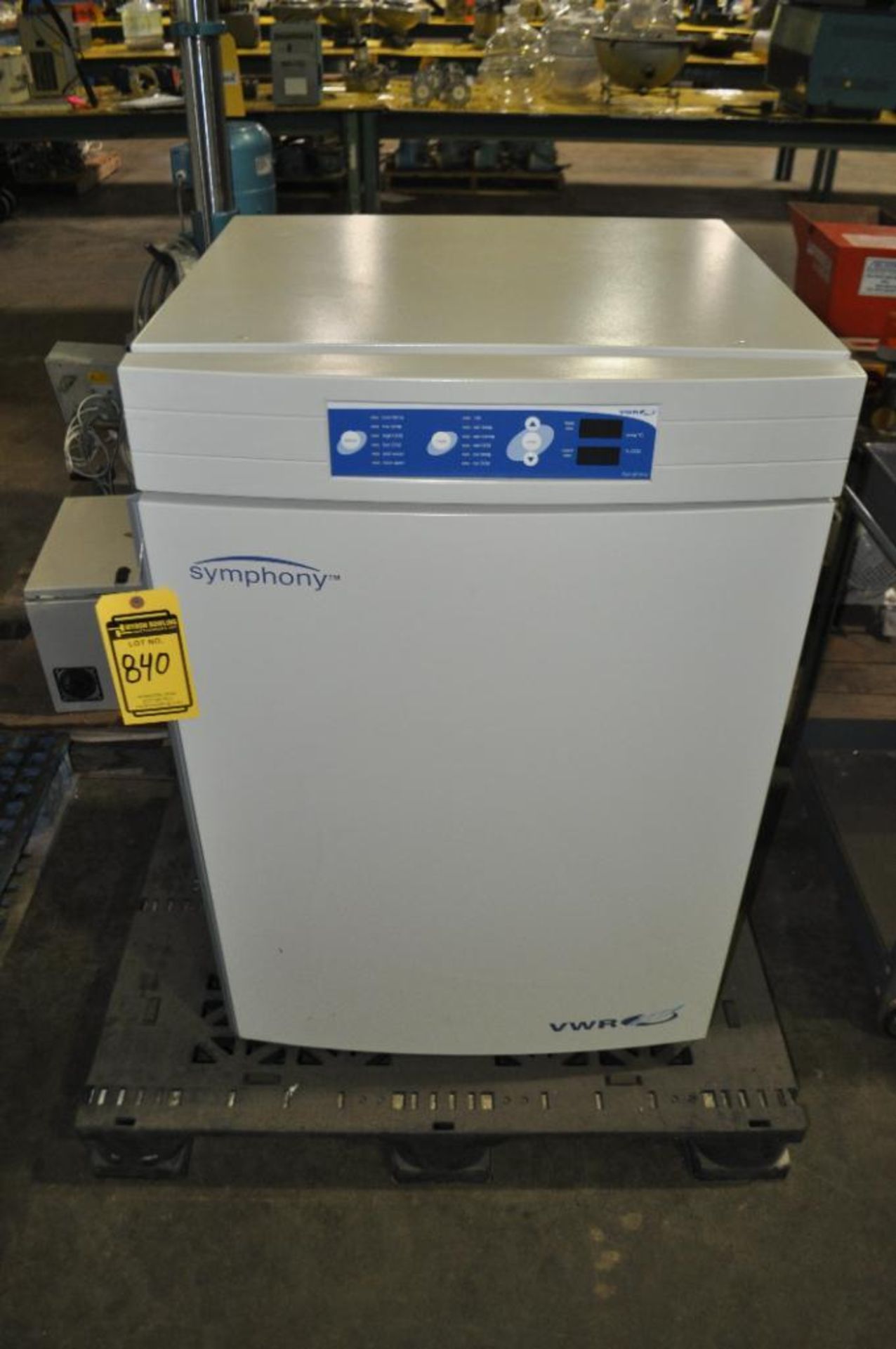 VWR SYMPHONY WATER-JACKETED CO2 INCUBATOR, MODEL: 3078, SINGLE PHASE