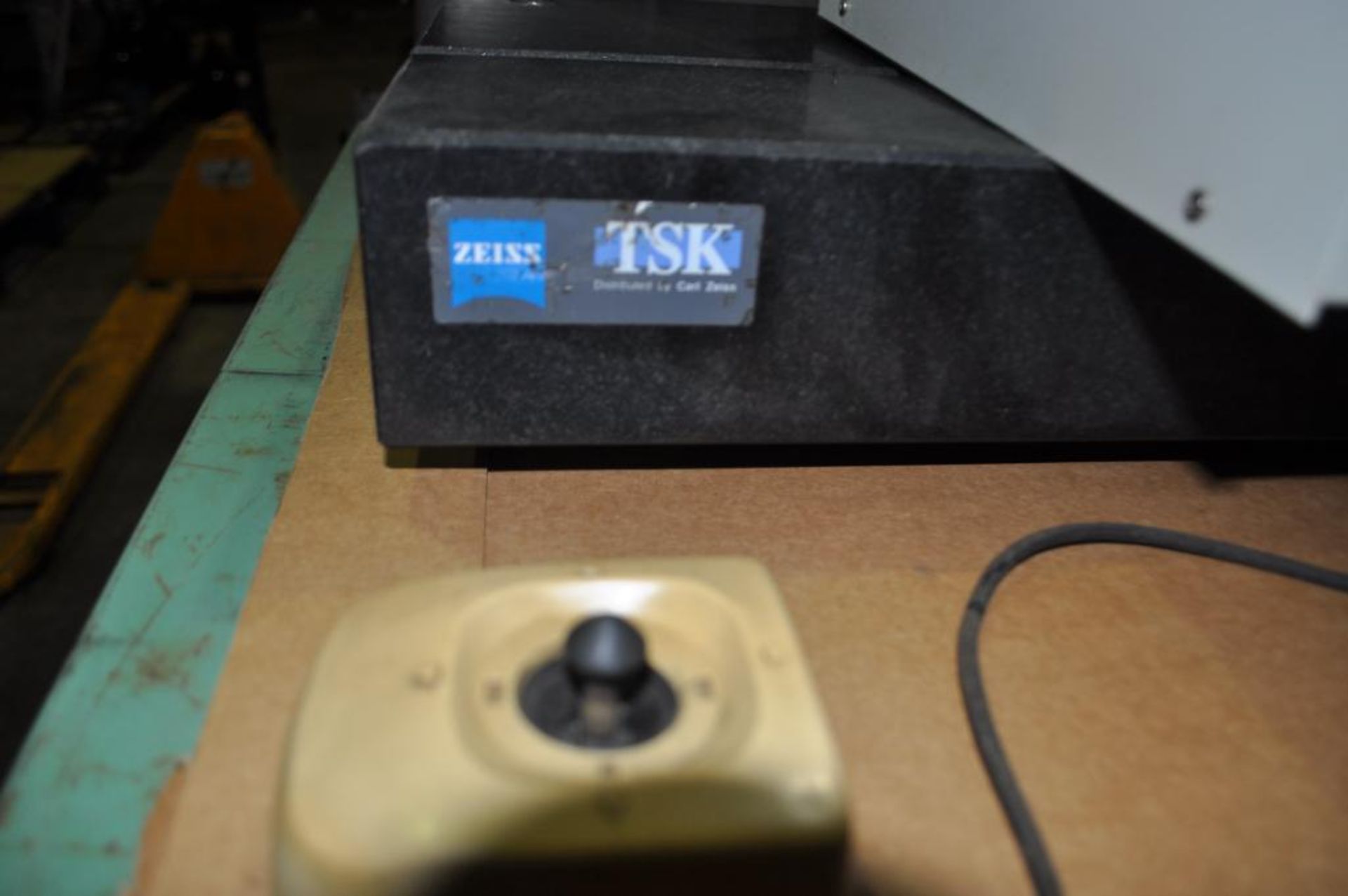 ZEISS TSK SURFCOM FIELD SURFACE TEXTURE MEASURING INSTRUMENT - Image 2 of 5