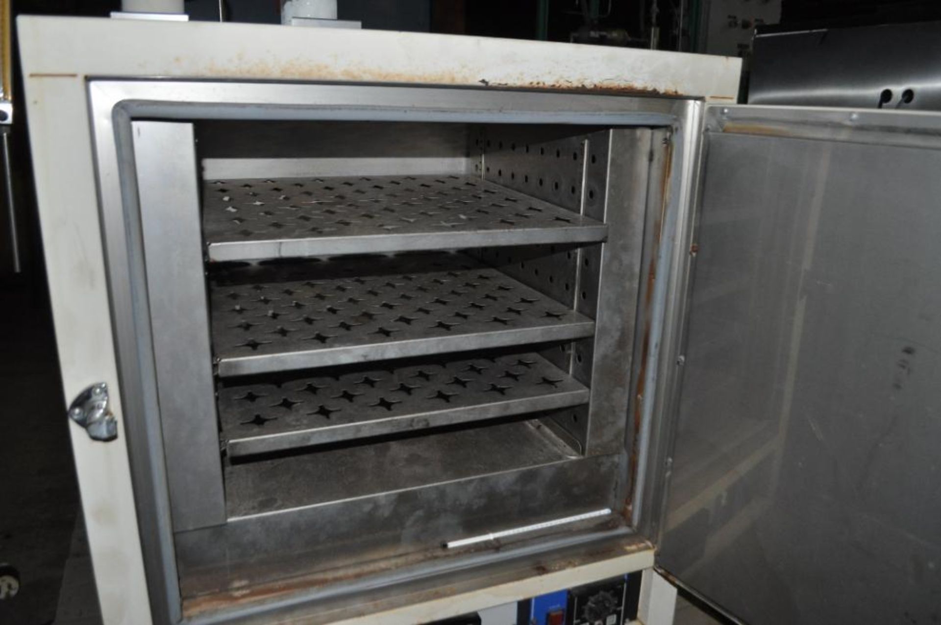 VWR LAB OVEN, MODEL: 1630D, 220 VOLTS, SINGLE PHASE - Image 3 of 4