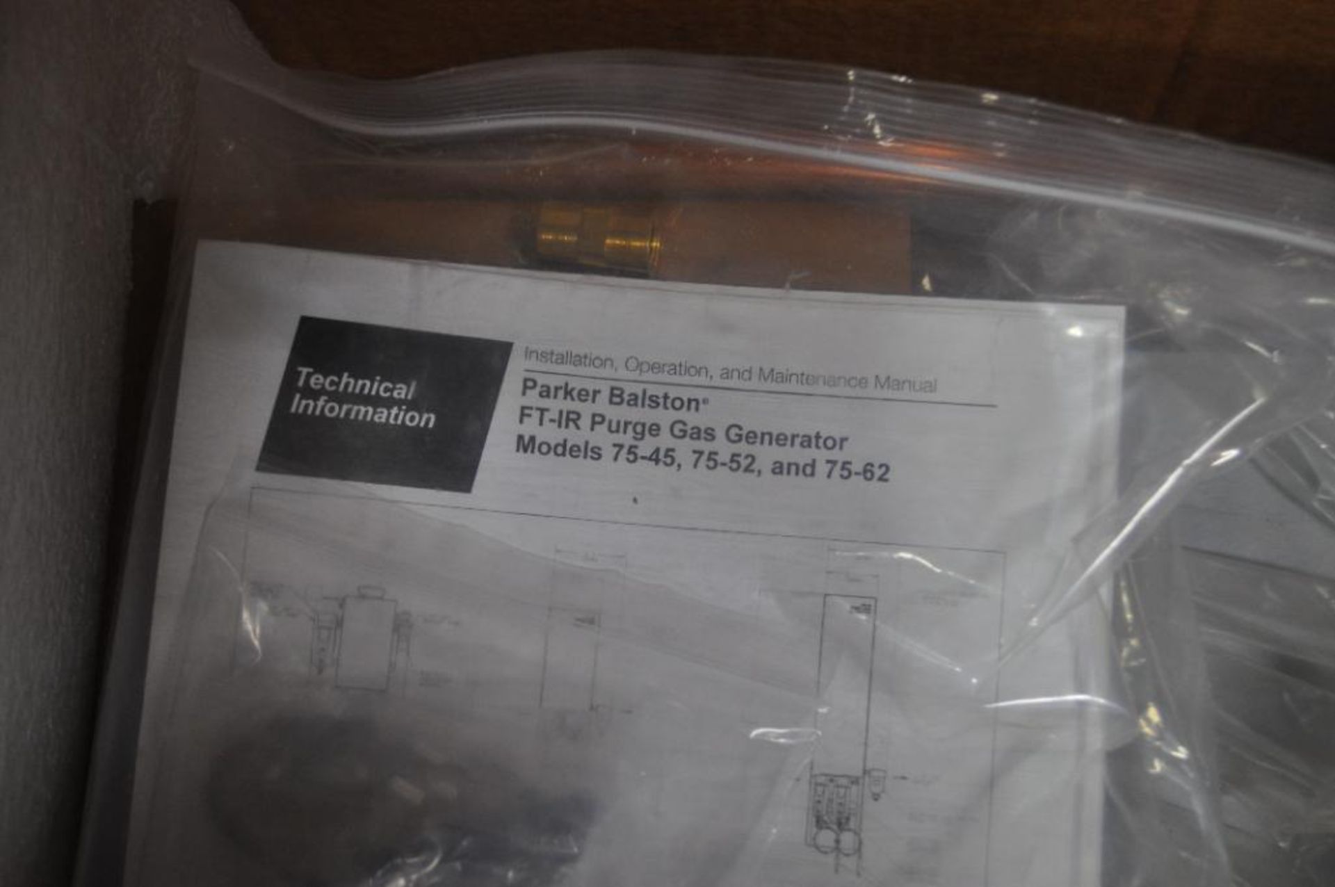 PARKER BALSTON, FT-IR PURE GAS GENERATOR, MODEL: 75-52, NEW IN BOX - Image 2 of 2