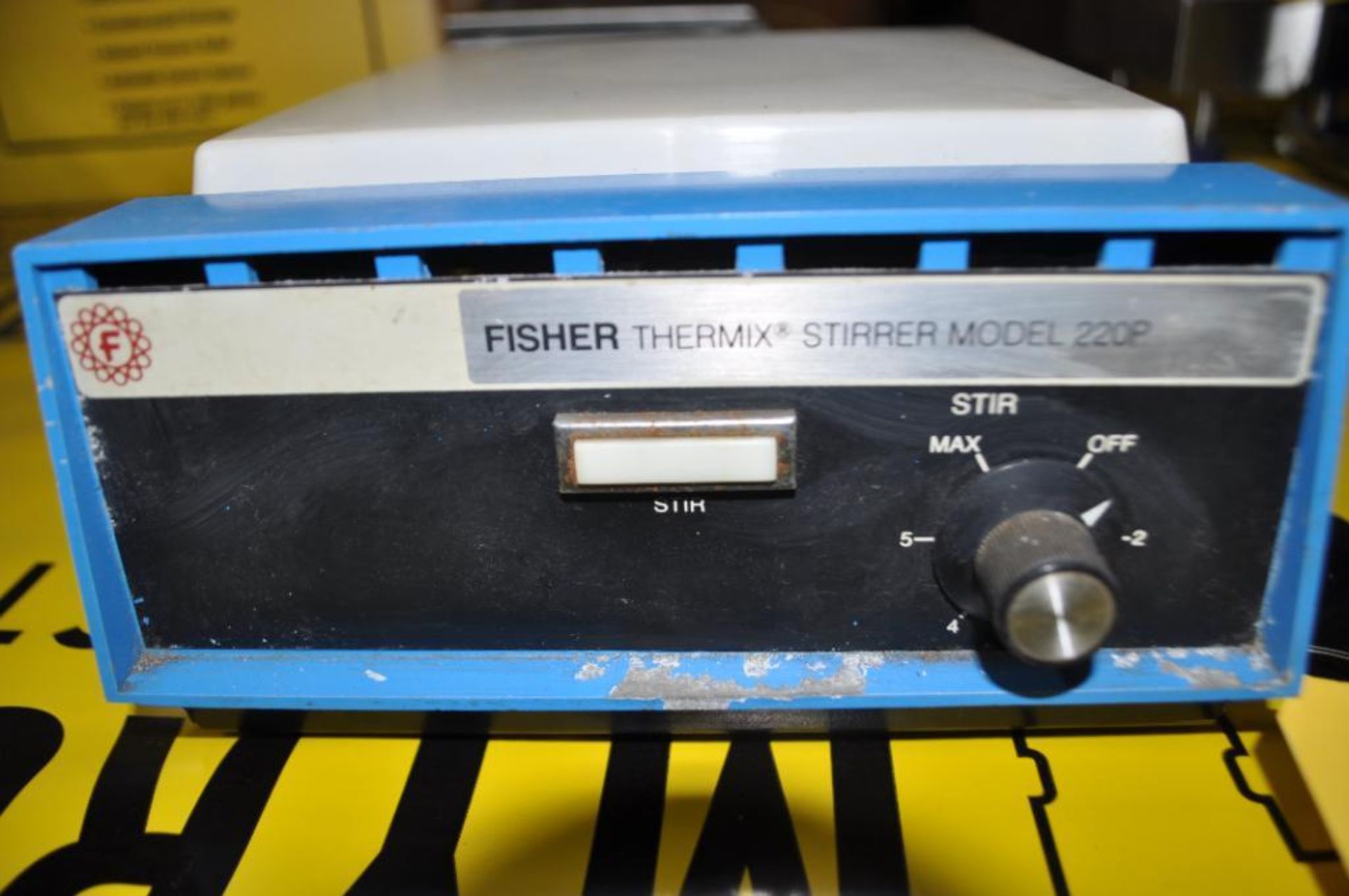 FISHER SCIENTIFIC COMPANY FISHER THERMIX MAGNETIC STIRRER, MODEL: 220P, 115 VOLTS - Image 4 of 5