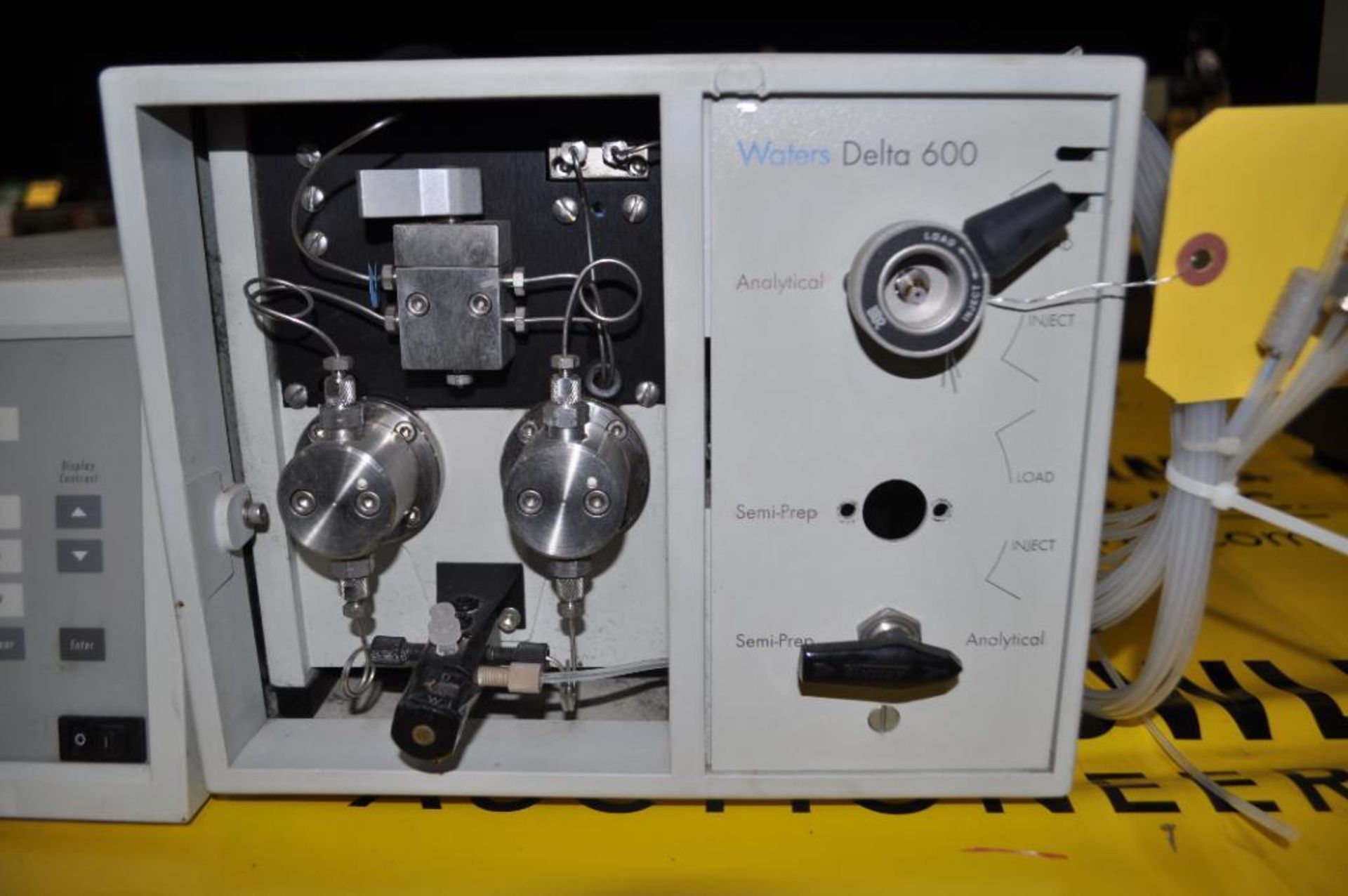 WATERS DELTA 600 MULTI-SOLVENT DELIVERY SYSTEM, W/ WATERS 600 CONTROLLER, 120-240 VOLTS - Image 4 of 8