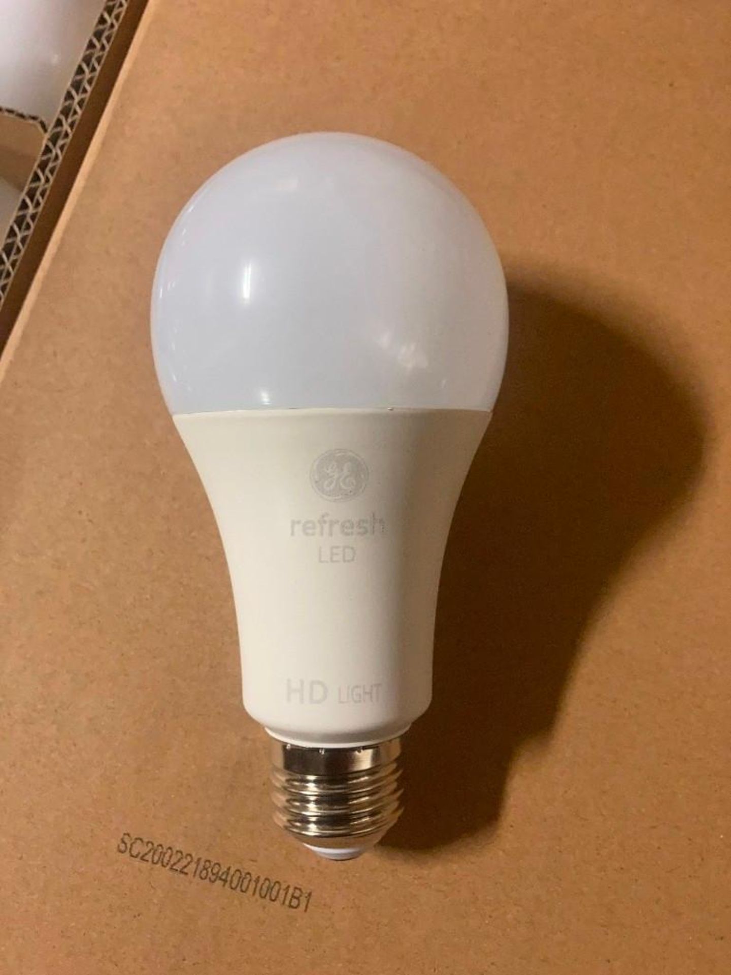 (18) CASES OF (NEW) GE REFRESH LED BULBS, A-19, 1600 LUMENS, 5000K, 17-WATT /100-WATT EQUIVALENT, (1 - Image 3 of 4