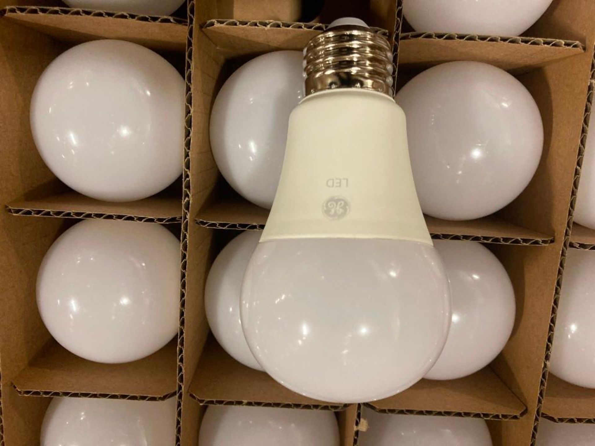 (48) CASES OF (NEW) GE LED BULBS, A-19, 450 LUMENS, 2700K, 5-WATT /40-WATT EQUIVALENT, (4,320) BULBS - Image 6 of 6