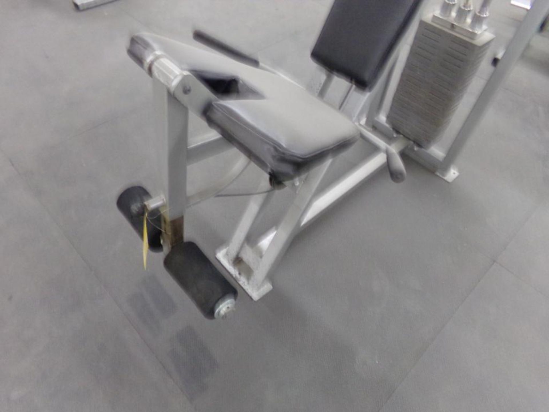 WEIGHT LIFTING MACHINE - Image 2 of 3