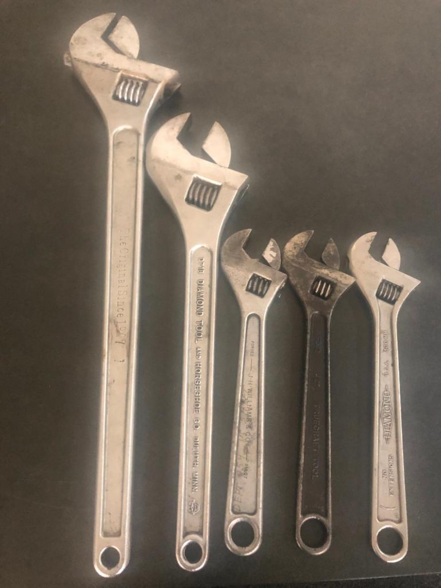 ASSORTED SIZE ADJUSTABLE CRESCENT WRENCHES