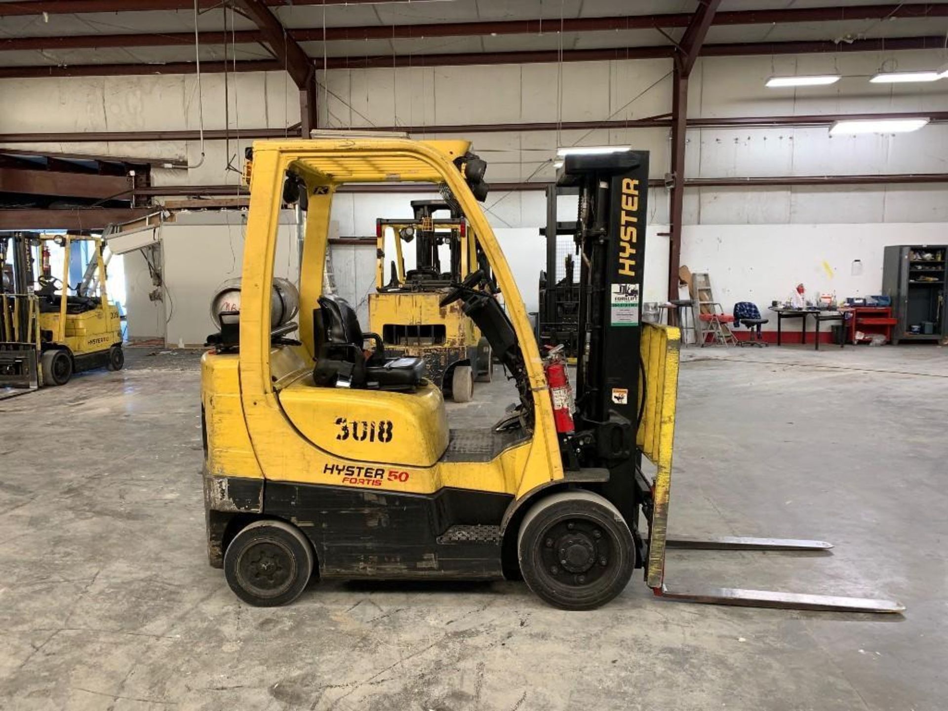 2006 HYSTER 5,000-LB., MODEL S50FT, S/N: F187V24928L, LPG, SOLID TIRES, 189” LIFT HEIGHT, 3-STAGE MA - Image 3 of 6