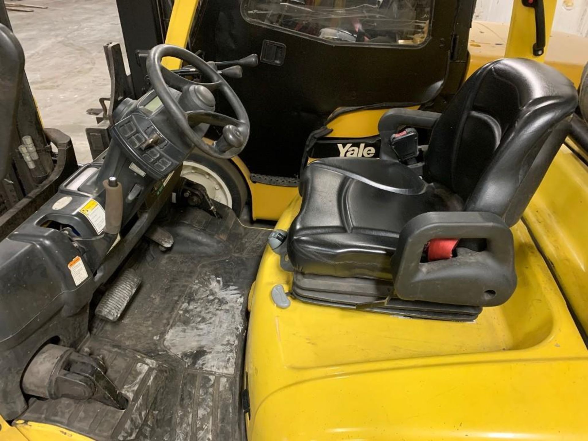 2017 HYSTER 15,500 LB. CAPACITY FORKLIFT, MODEL S155FT, S/N G024V03174R, LPG, LEVER SHIFT TRANSMISSI - Image 13 of 14