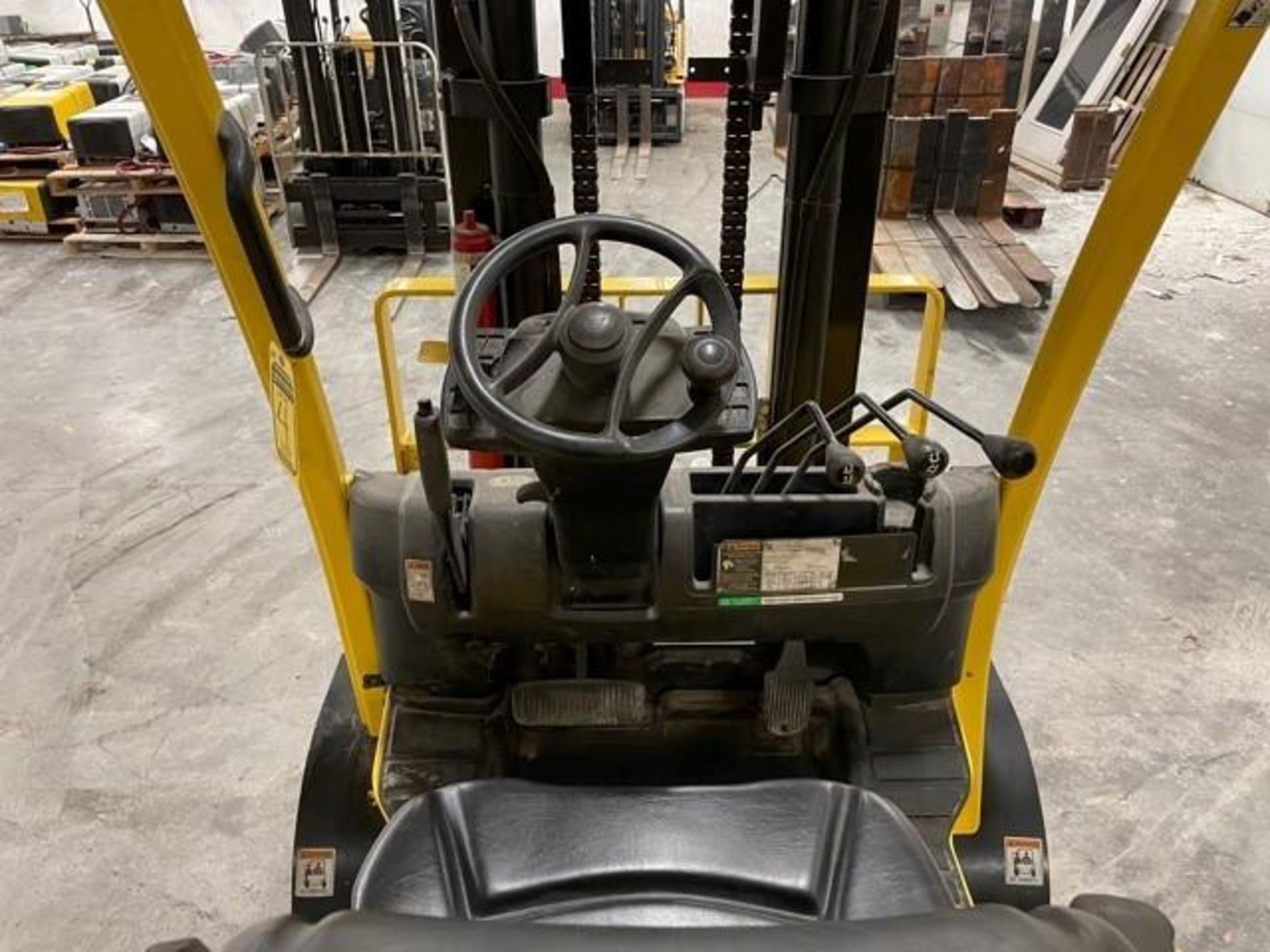 2013 HYSTER 12,000 LB. CAPACITY FORKLIFT, MODEL S120FT, S/N H004V02300L, LPG, LEVER SHIFT TRANSMISSI - Image 4 of 7