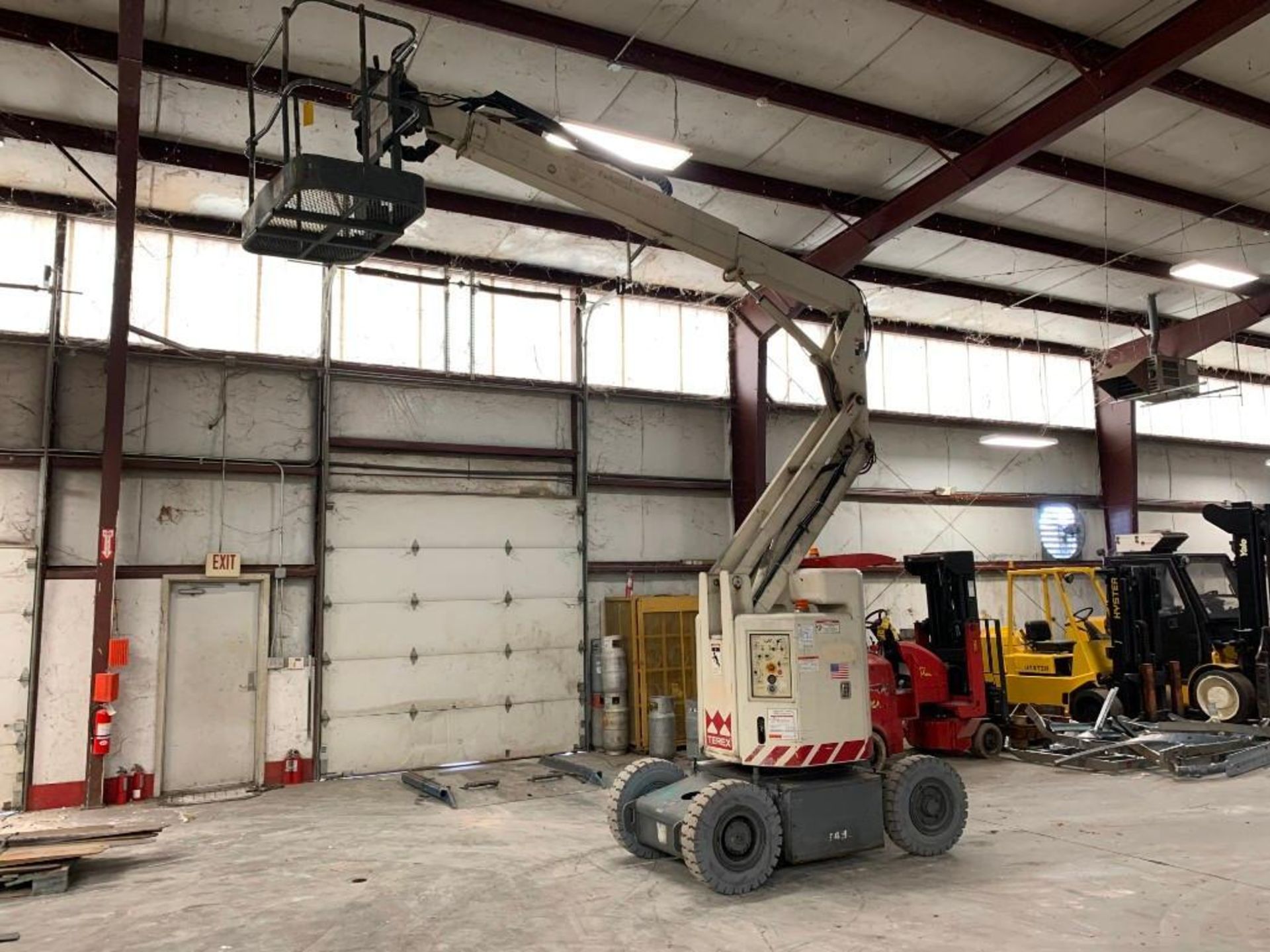 TEREX 30' ARTICULATING BOOM LIFT, MODEL MARKLIFT CH30KBN, S/N 992/0/66, ELECTRIC, HOURS, RATED WORK - Image 8 of 11