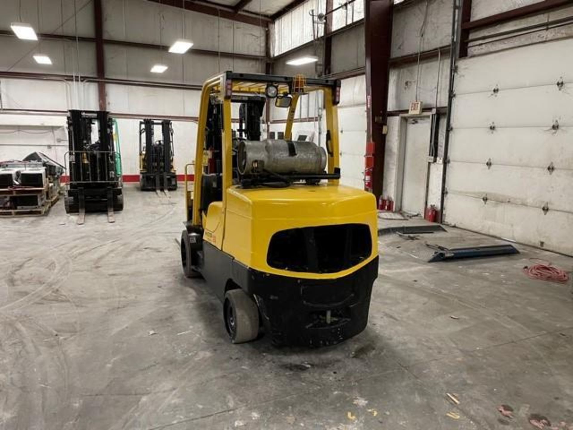 2013 HYSTER 12,000 LB. CAPACITY FORKLIFT, MODEL S120FT, S/N H004V02300L, LPG, LEVER SHIFT TRANSMISSI - Image 5 of 7