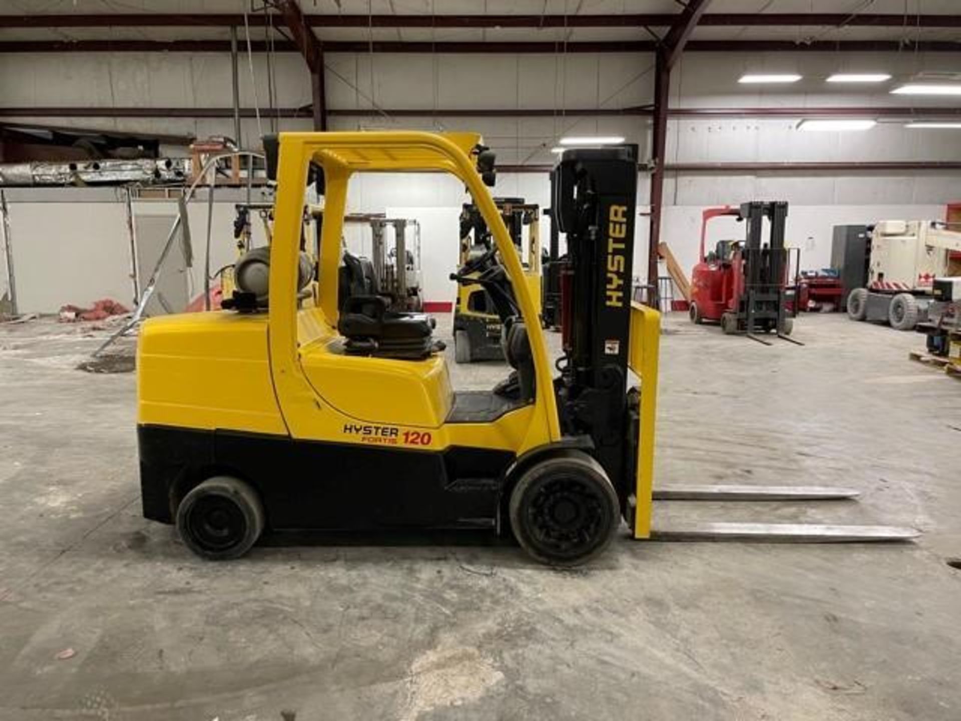 2013 HYSTER 12,000 LB. CAPACITY FORKLIFT, MODEL S120FT, S/N H004V02300L, LPG, LEVER SHIFT TRANSMISSI - Image 6 of 7