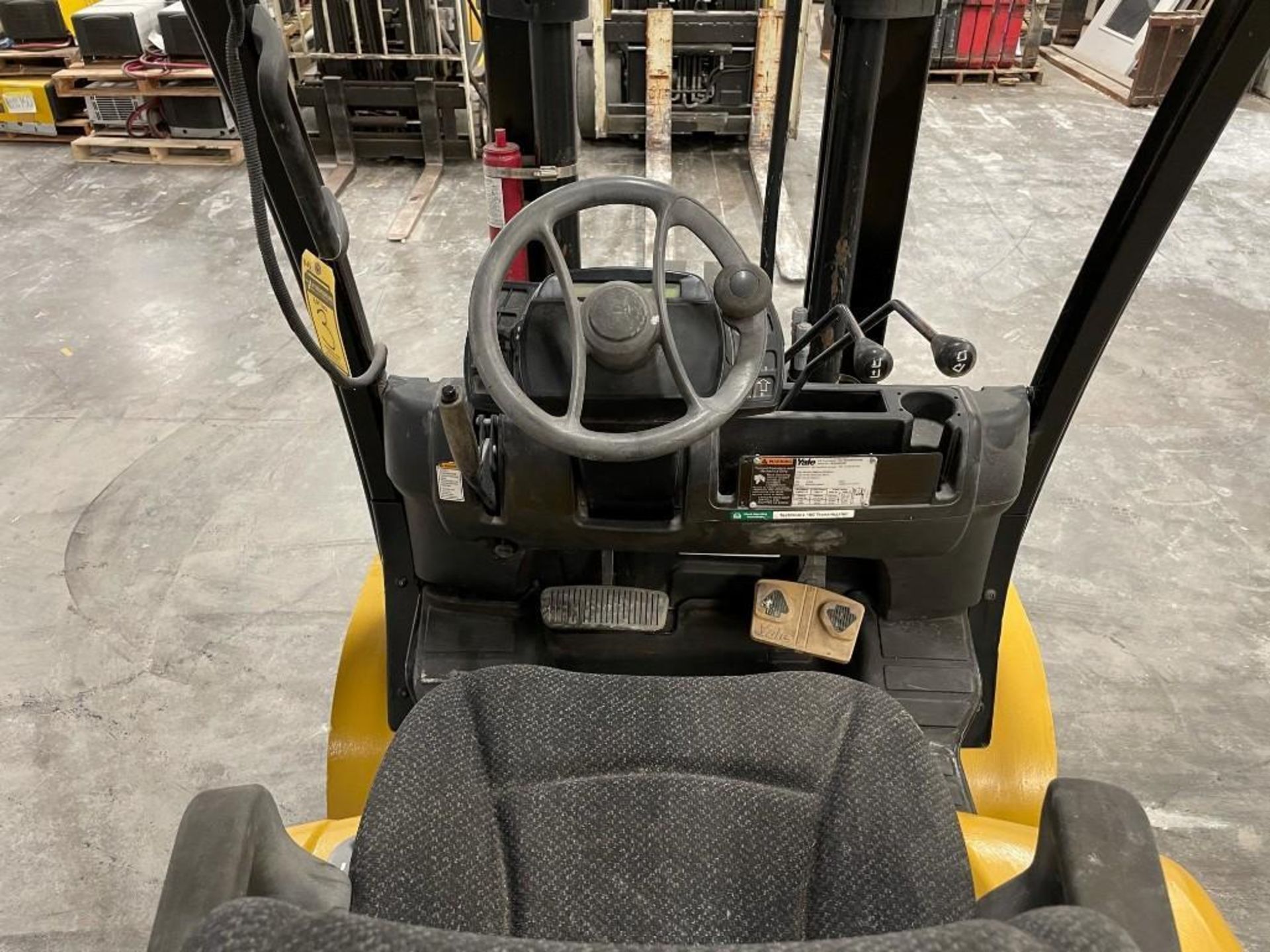 2014 YALE 12,000 LB. CAPACITY FORKLIFT, MODEL GLC120VX, S/N F818V02445M, LPG, SOLID TIRES, MONOTROL - Image 3 of 6