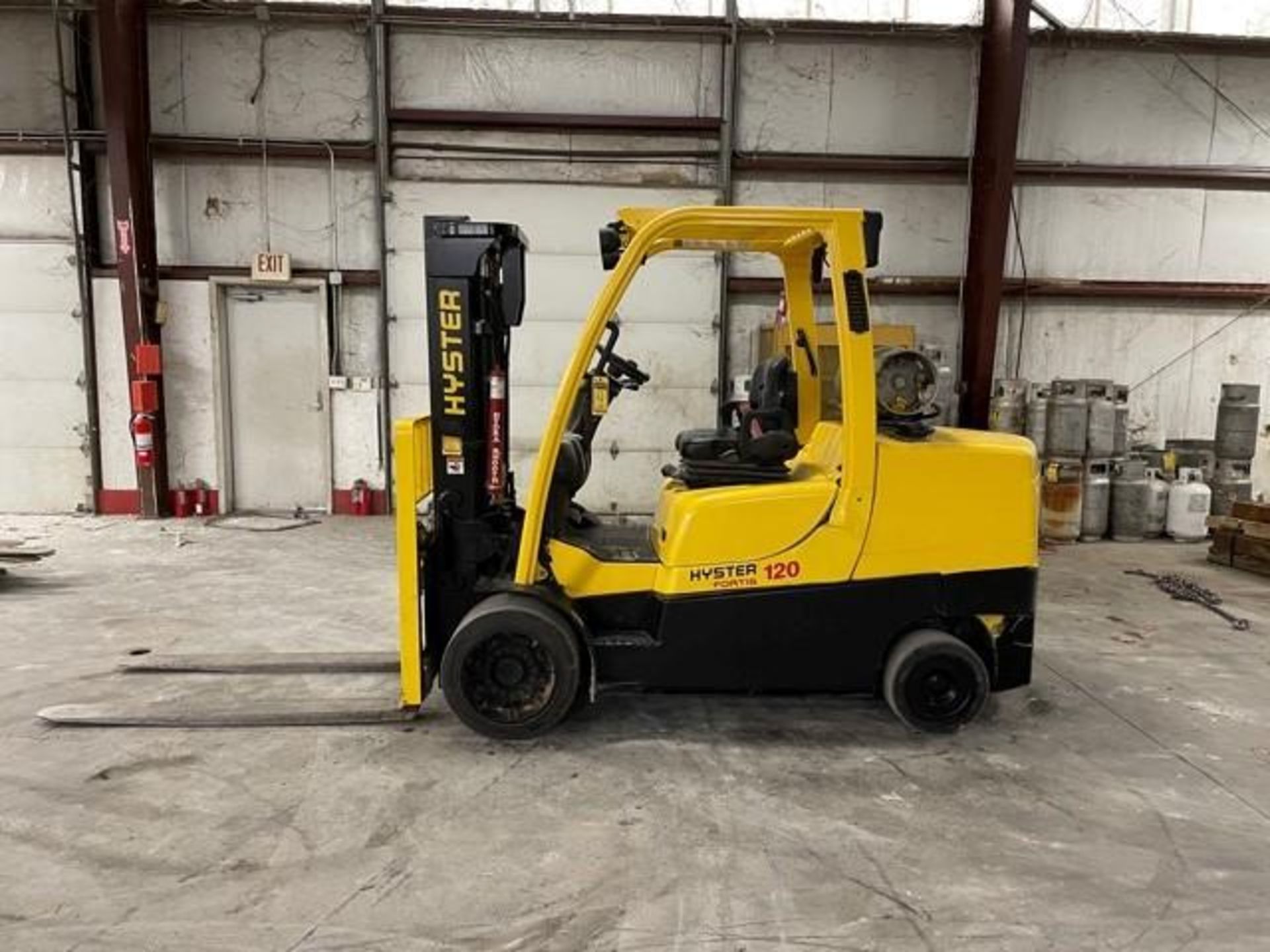 2013 HYSTER 12,000 LB. CAPACITY FORKLIFT, MODEL S120FT, S/N H004V02300L, LPG, LEVER SHIFT TRANSMISSI