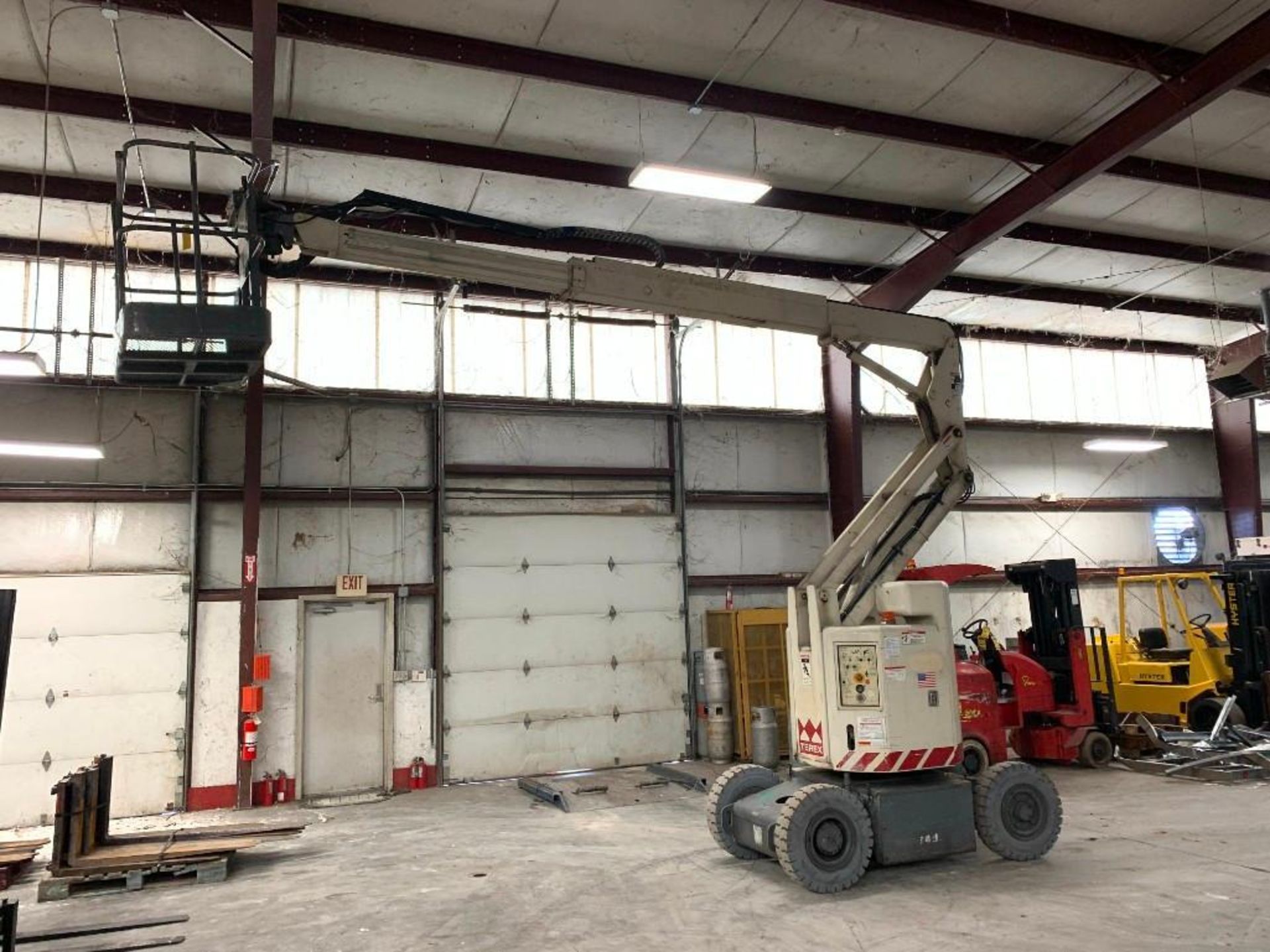 TEREX 30' ARTICULATING BOOM LIFT, MODEL MARKLIFT CH30KBN, S/N 992/0/66, ELECTRIC, HOURS, RATED WORK - Image 9 of 11