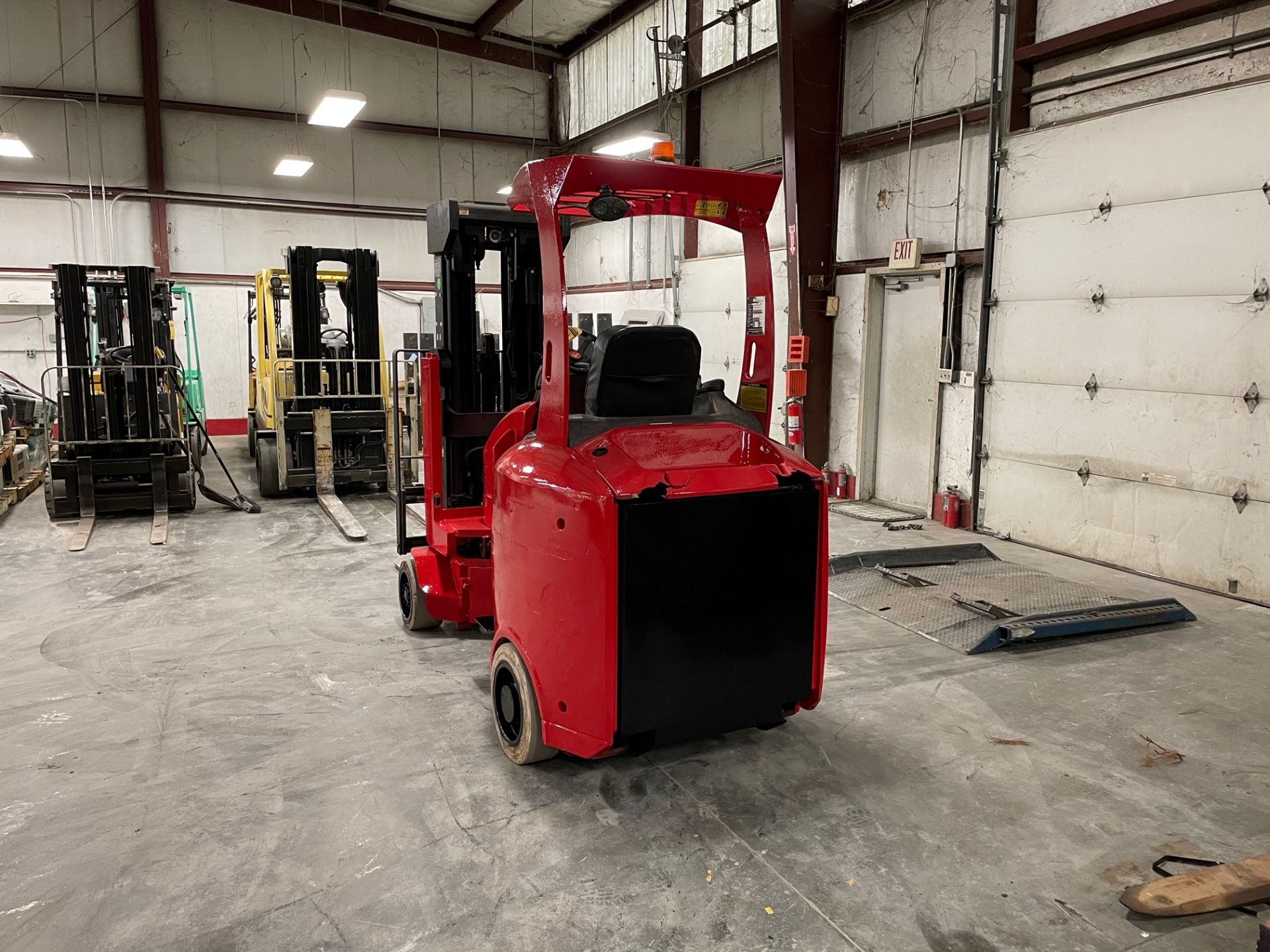 FLEXI VERY NARROW AISLE 3,000 LB. CAPACITY FORKLIFT, MODEL G4, S/N NA02610 Z48, WITH 48-VOLT BATTERY - Image 8 of 10