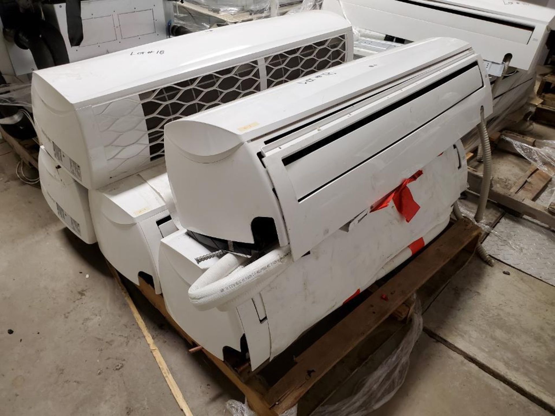 (5) 2018 LG 3-TON MINI-SPLIT HEAT PUMP AIR UNITS, MODEL ARNU363SVA4, 208-230V/60HZ/1PH, 15A/1.02A, R - Image 2 of 6