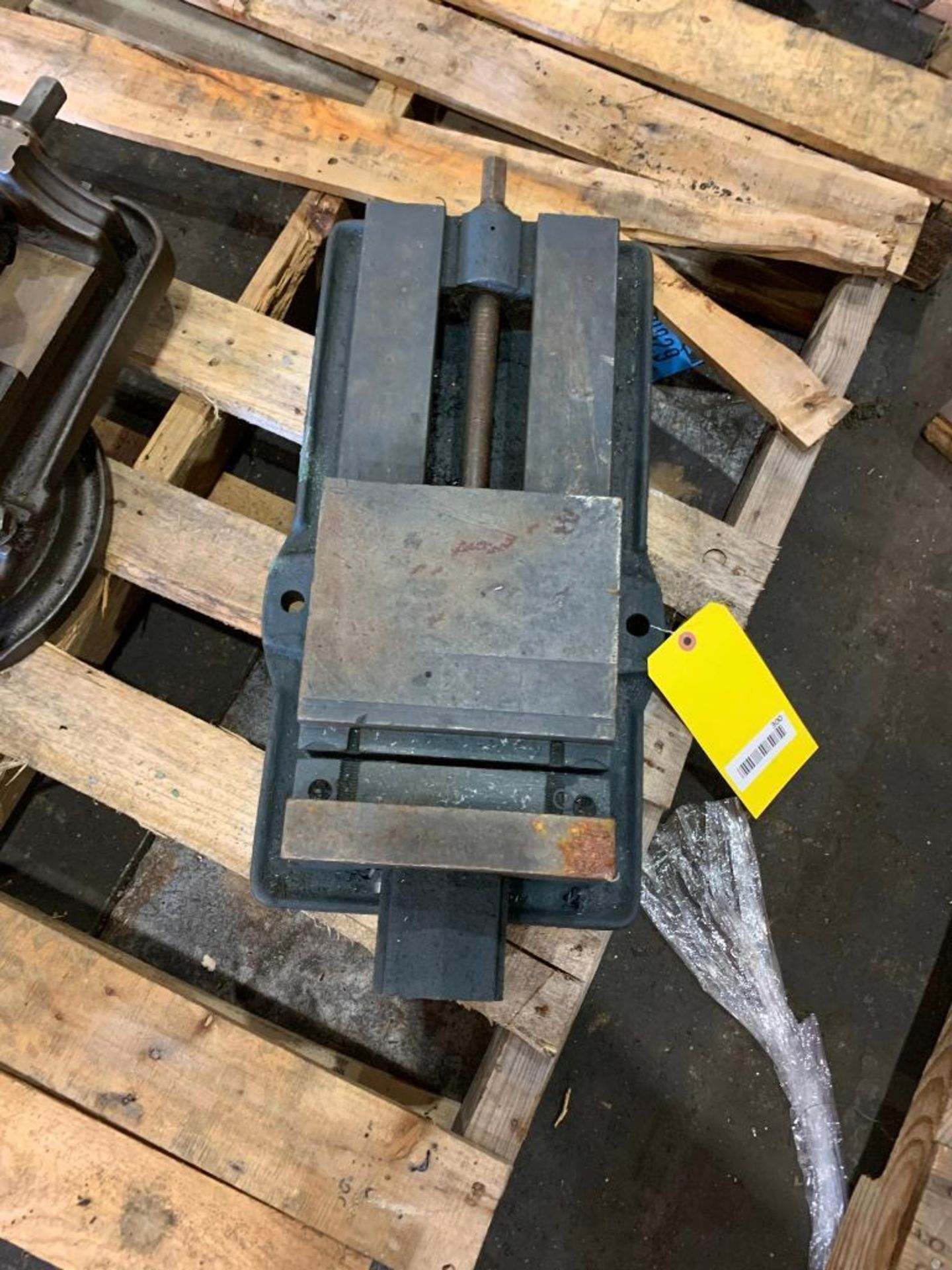 8'' MACHINE VISE