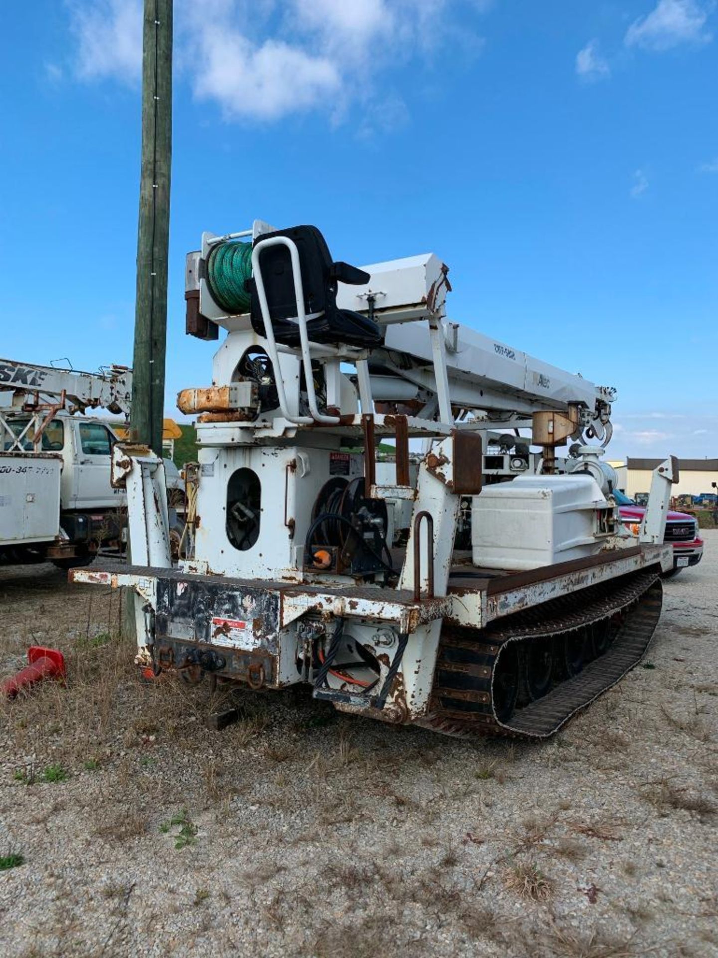 2005 ALTEC DM47TR DIGGER DERRICK, 19'' AUGER, 23,000-LB. BOOM RETRACTED, MOUNTED ON 2005 CENTRAL MIN - Image 4 of 22