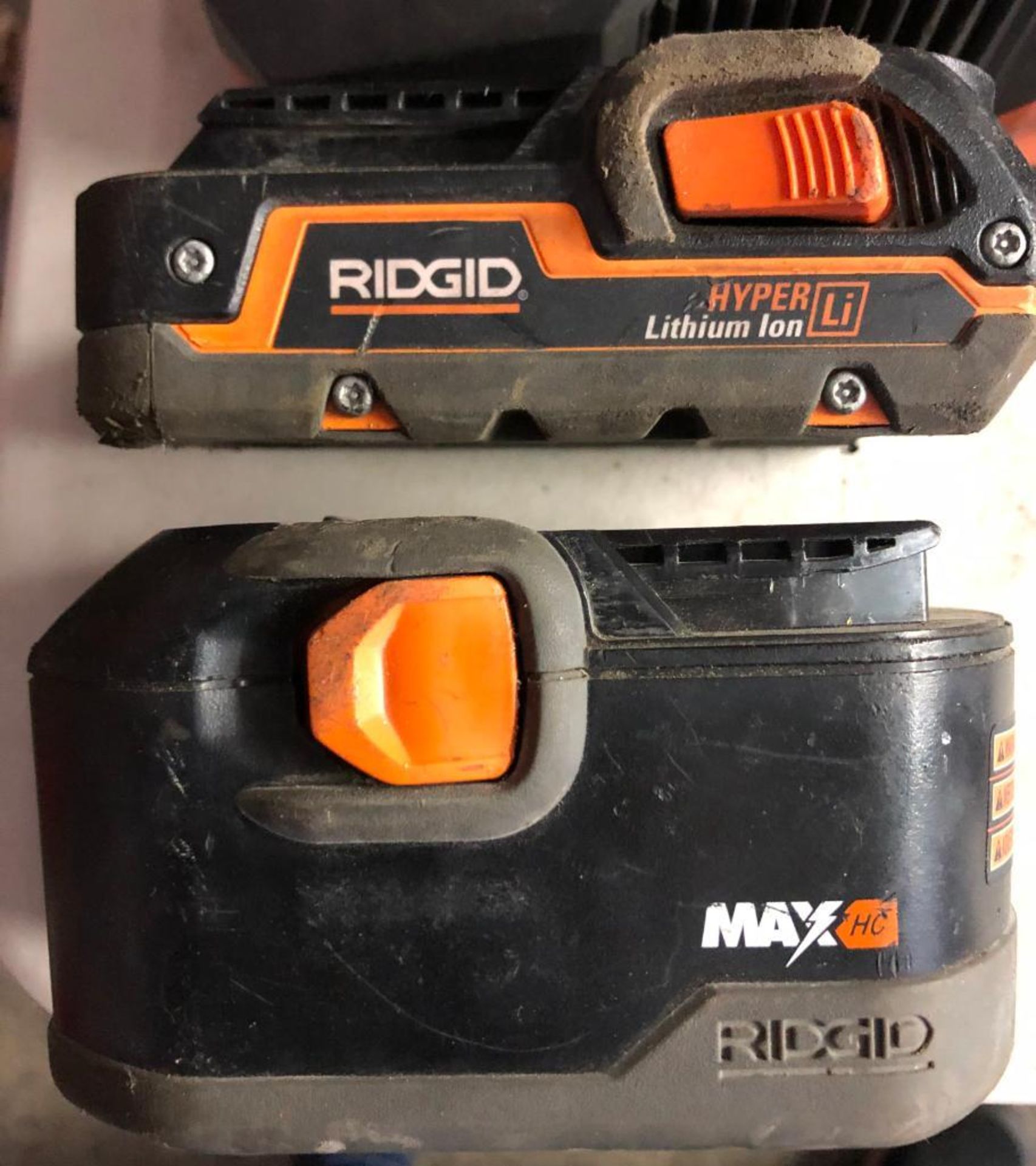 RIDGID 18 VOLT CORDLESS 1/2'' DRILL, MODEL R860052, W/ (2) BATTERIES AND A CHARGER - Image 3 of 4