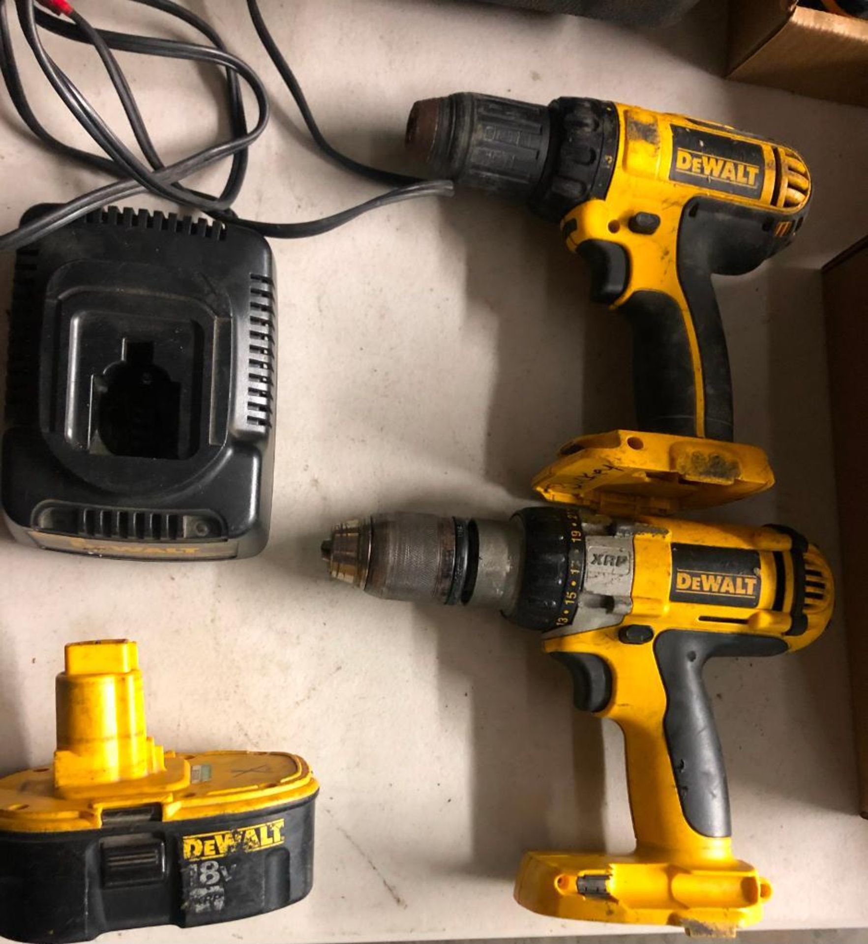 (1) DEWALT 18 VOLT CORDLESS 1/2'' DRILL, MODEL DCD760, (1) DEWALT 18 VOLT CORDLESS 1/2'' DRILL, MODE