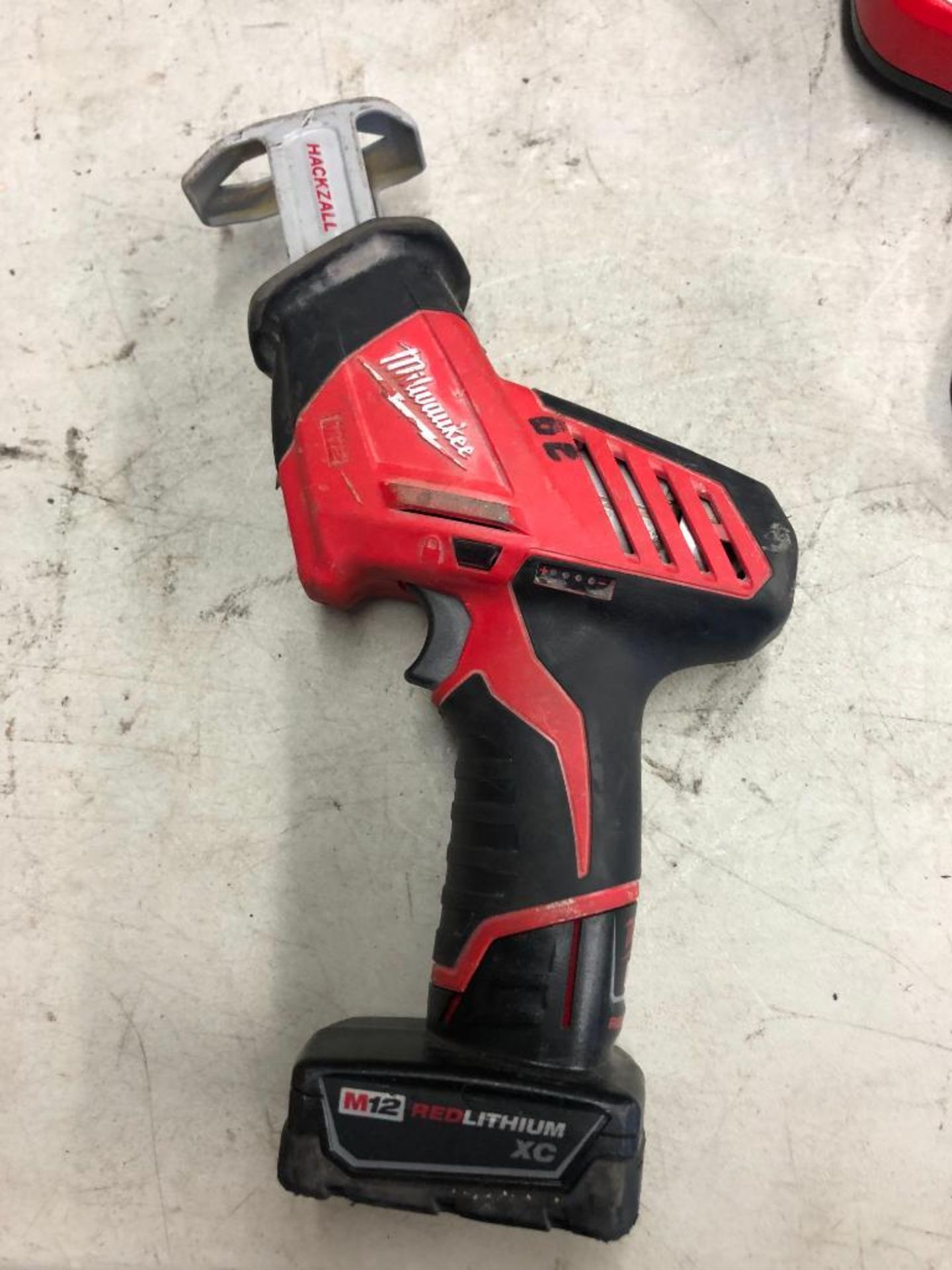 MILWAUKEE CORDLESS HACK SAW, S/N 856ED172801981, W/ (1) BATTERY AND CHARGER - Image 2 of 3