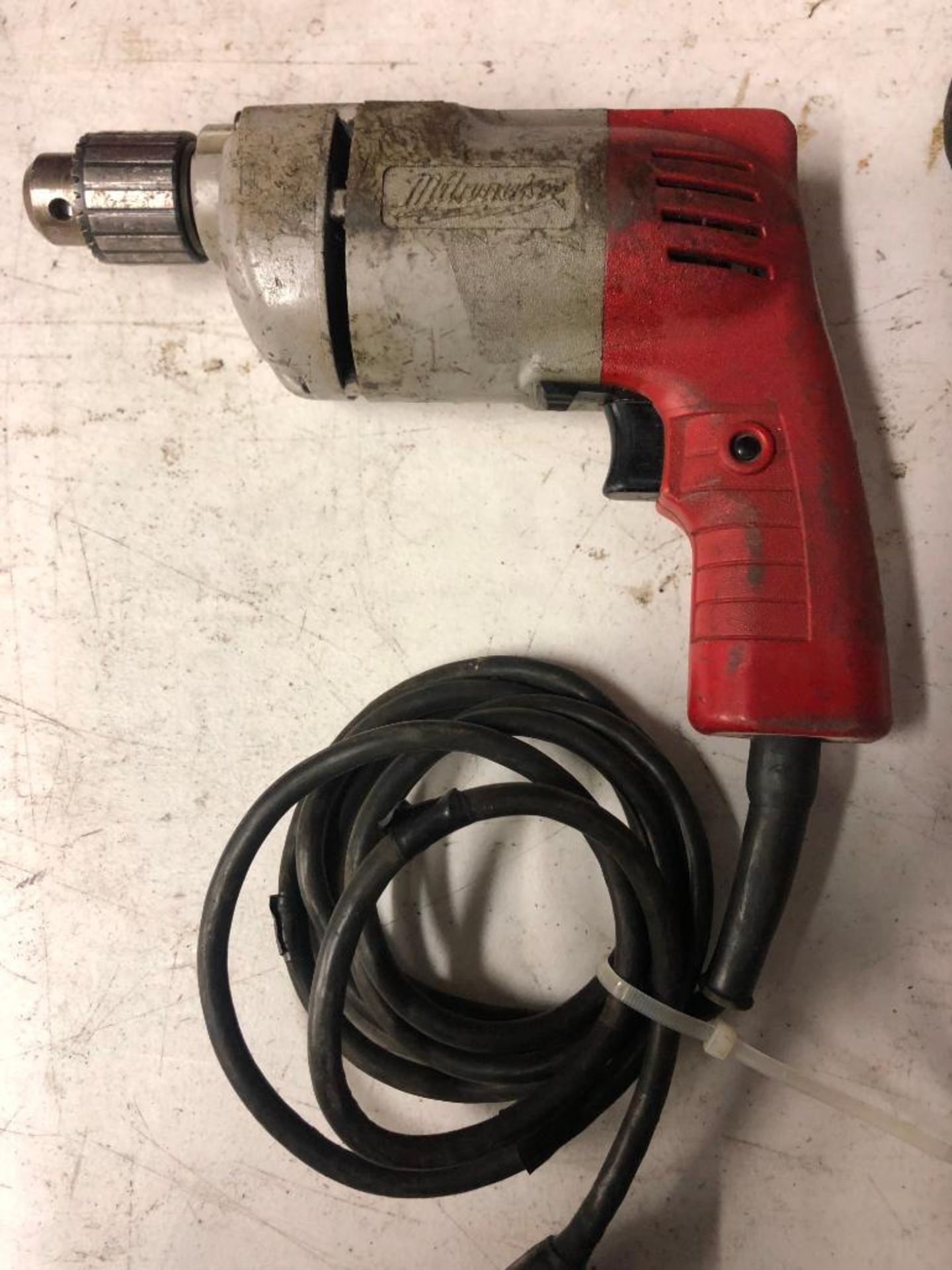 (3) MILWAUKEE ELECTRIC 3/8'' DRILLS - Image 2 of 4