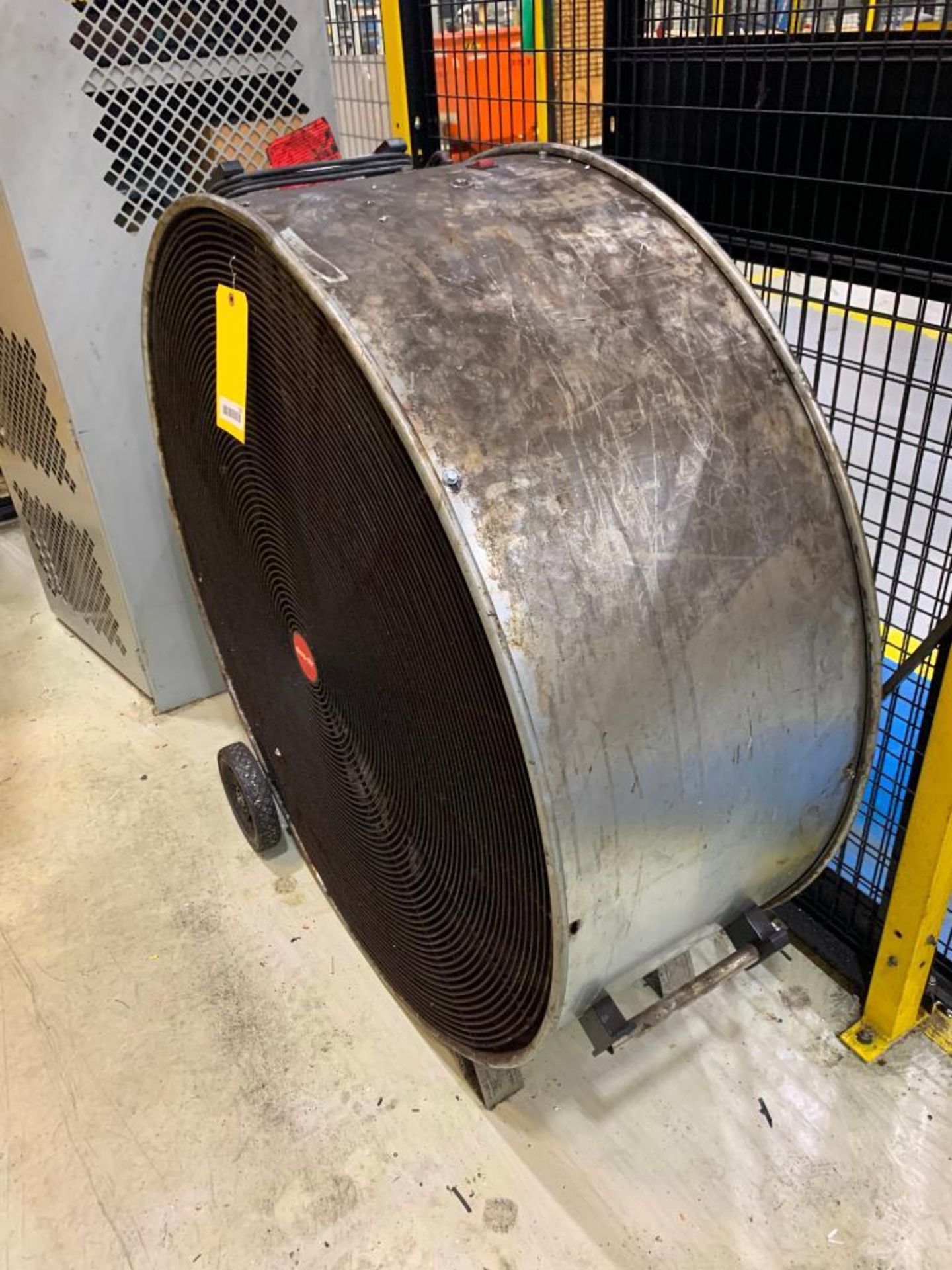 SHOP-AIR 42'' BARREL FLOOR FAN - Image 2 of 3