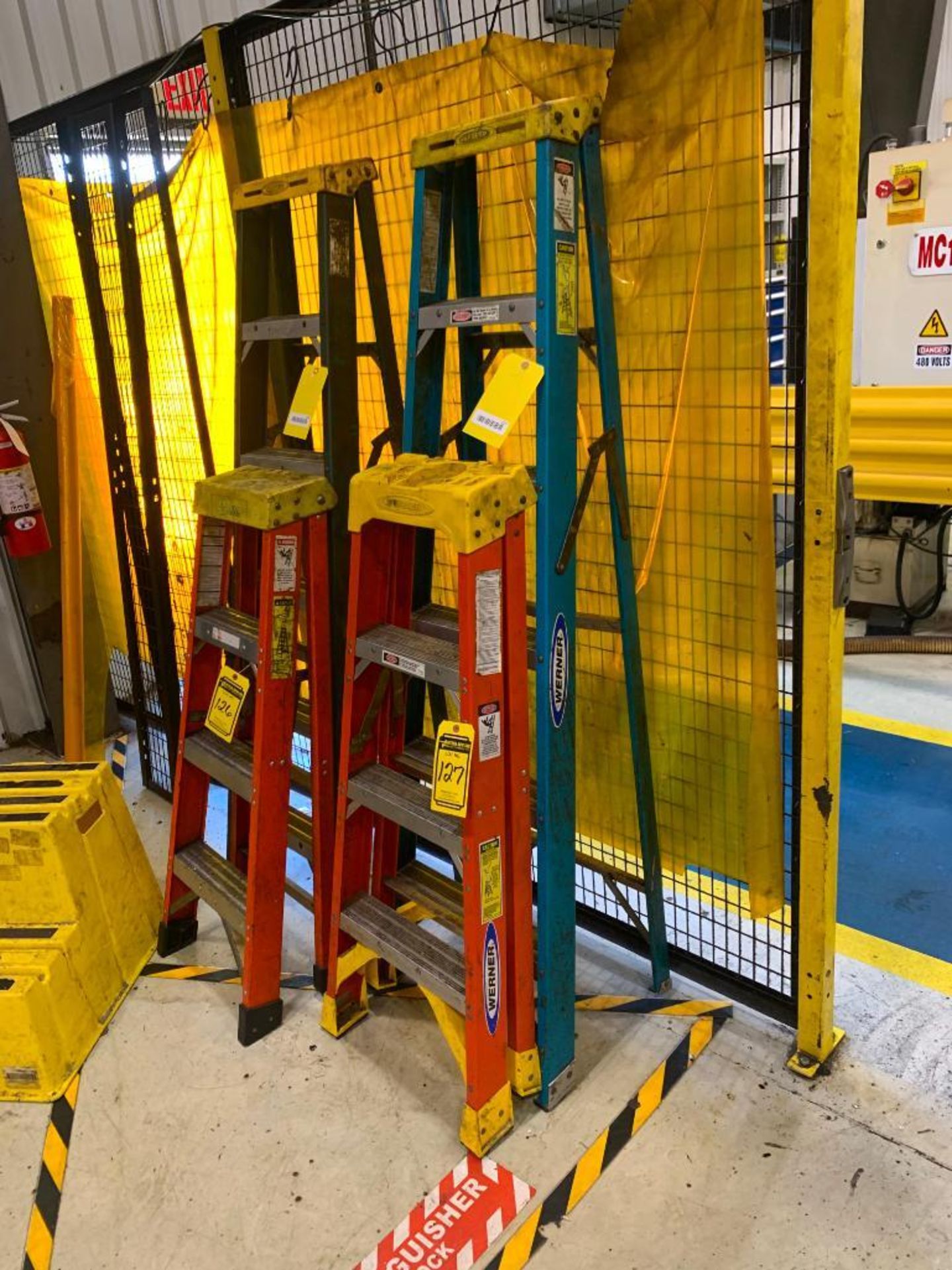 (2) FIBERGLASS STEP LADDERS: 6' & 4'