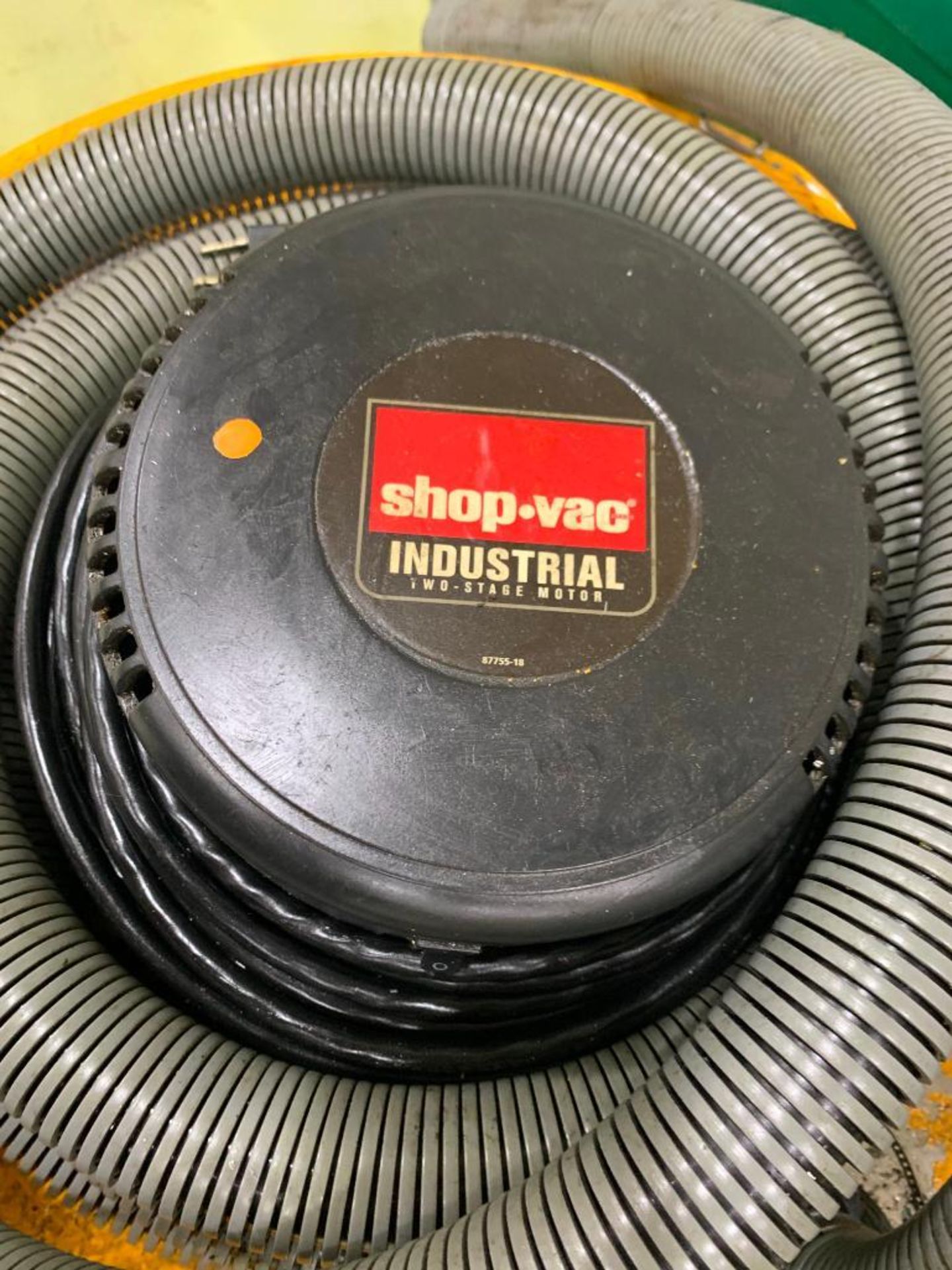 SHOP VAC INDUSTRIAL VACUUM, BAYHEAD WASTE TRUCK, RUBBERMAID MOP BUCKETS - Image 3 of 4