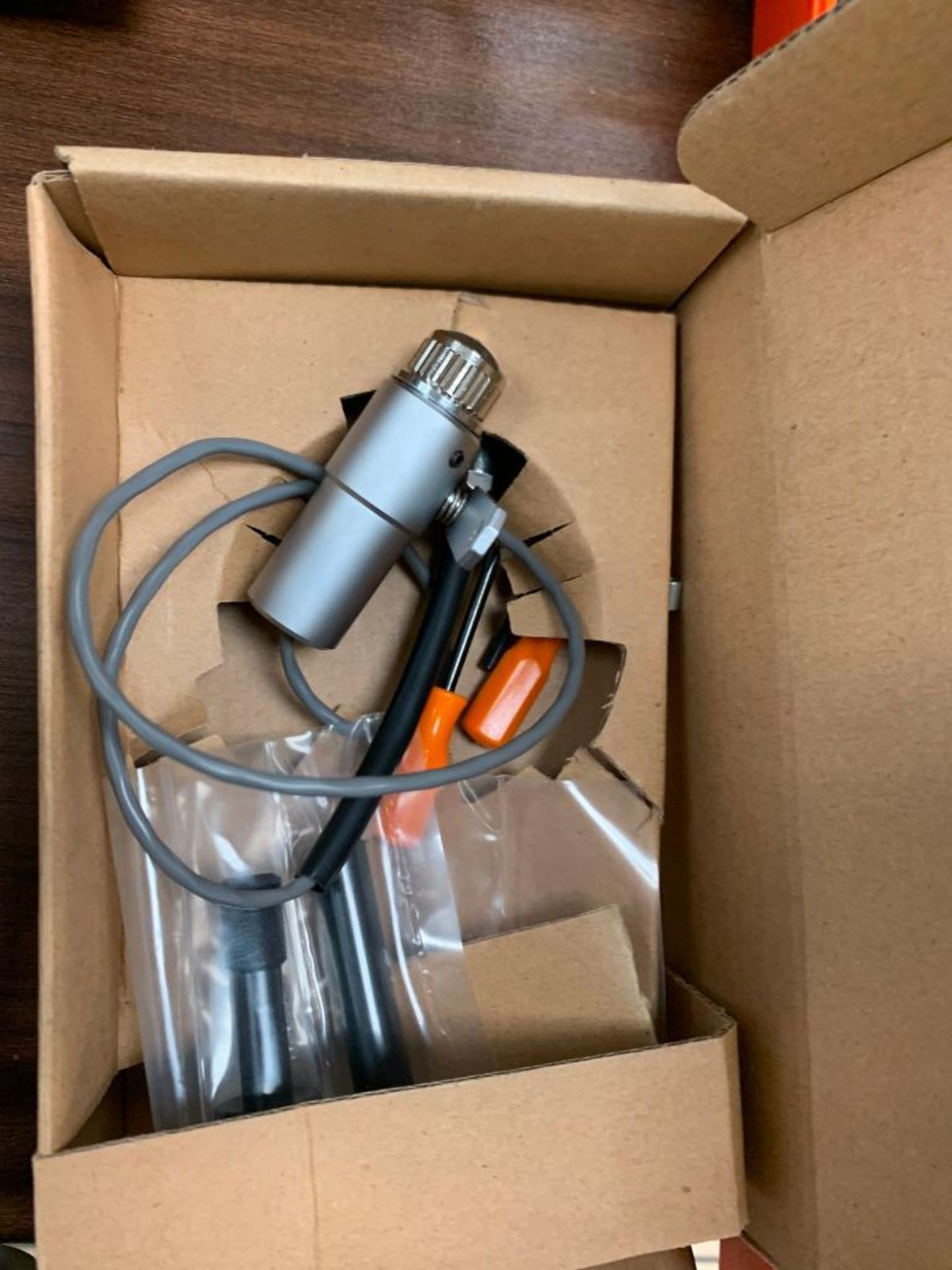 ELECTRIC MICROSCOPE, 15X ZOOM LENS, 2X ADJUSTABLE, WITH LED LIGHT IN BOX - Image 7 of 7