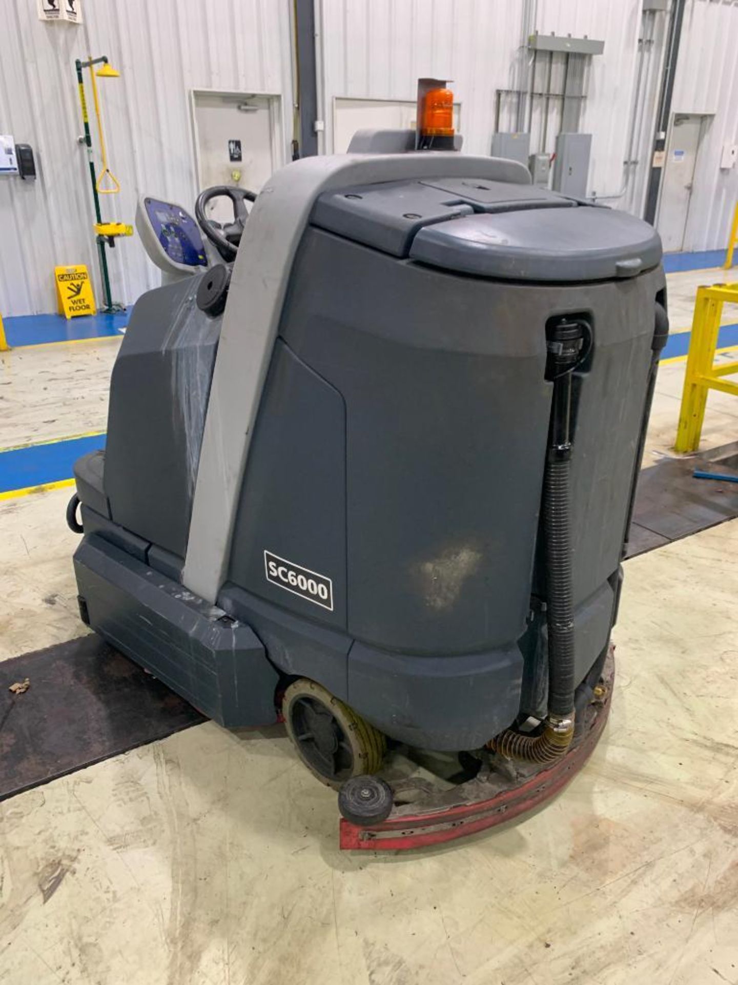 ASVANCE SC6000 FLOOR SCRUBBER, 36V., S/N 3610165001256 - Image 3 of 3