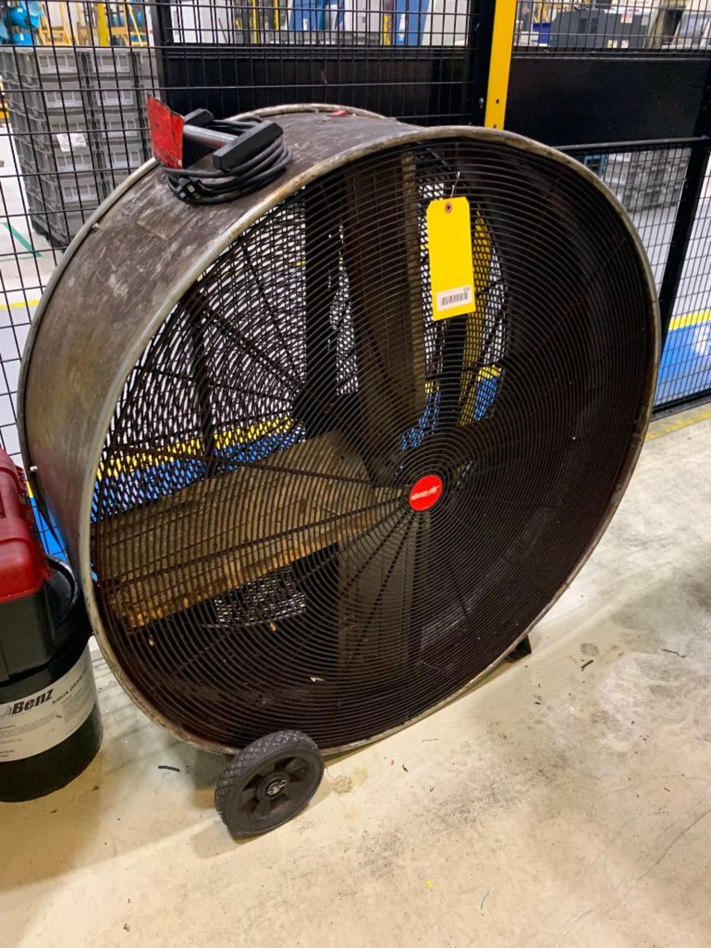 SHOP-AIR 42'' BARREL FLOOR FAN