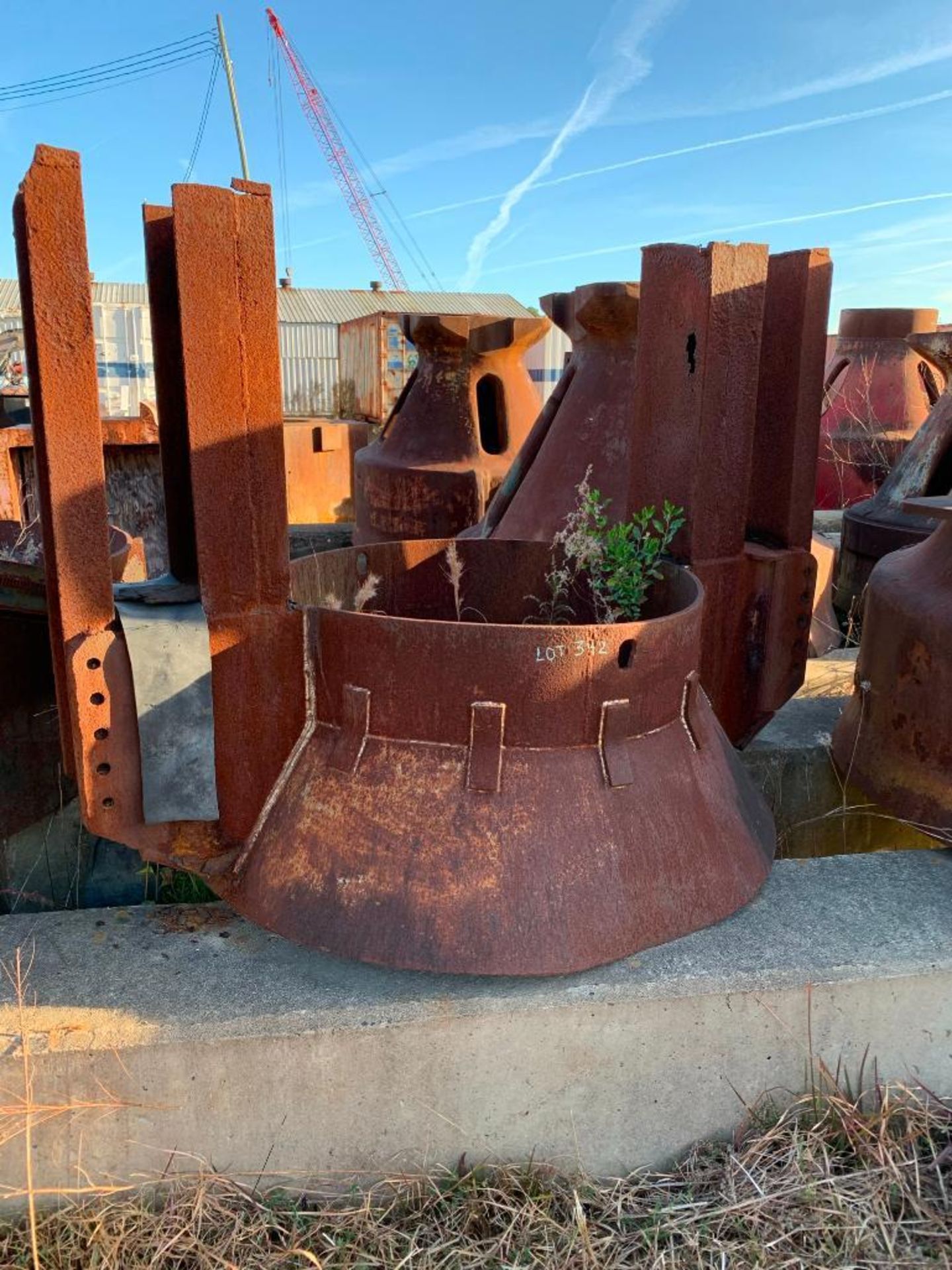 LARGE ASSORTMENT OF PILE DRIVING HELMETS, PARTS - Image 9 of 9