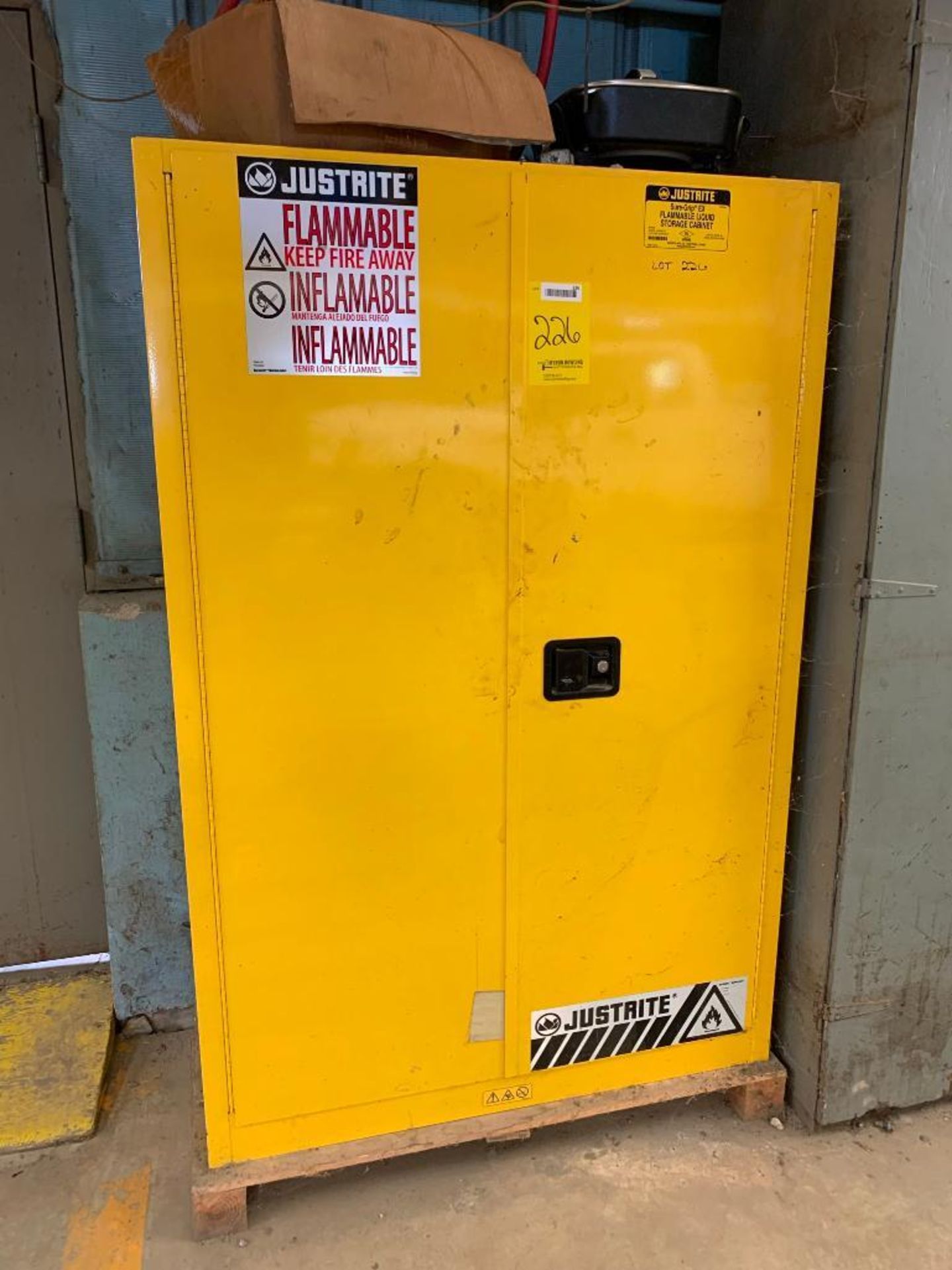 JUSTRITE FLAMMABLE LIQUIDS STORAGE CABINET