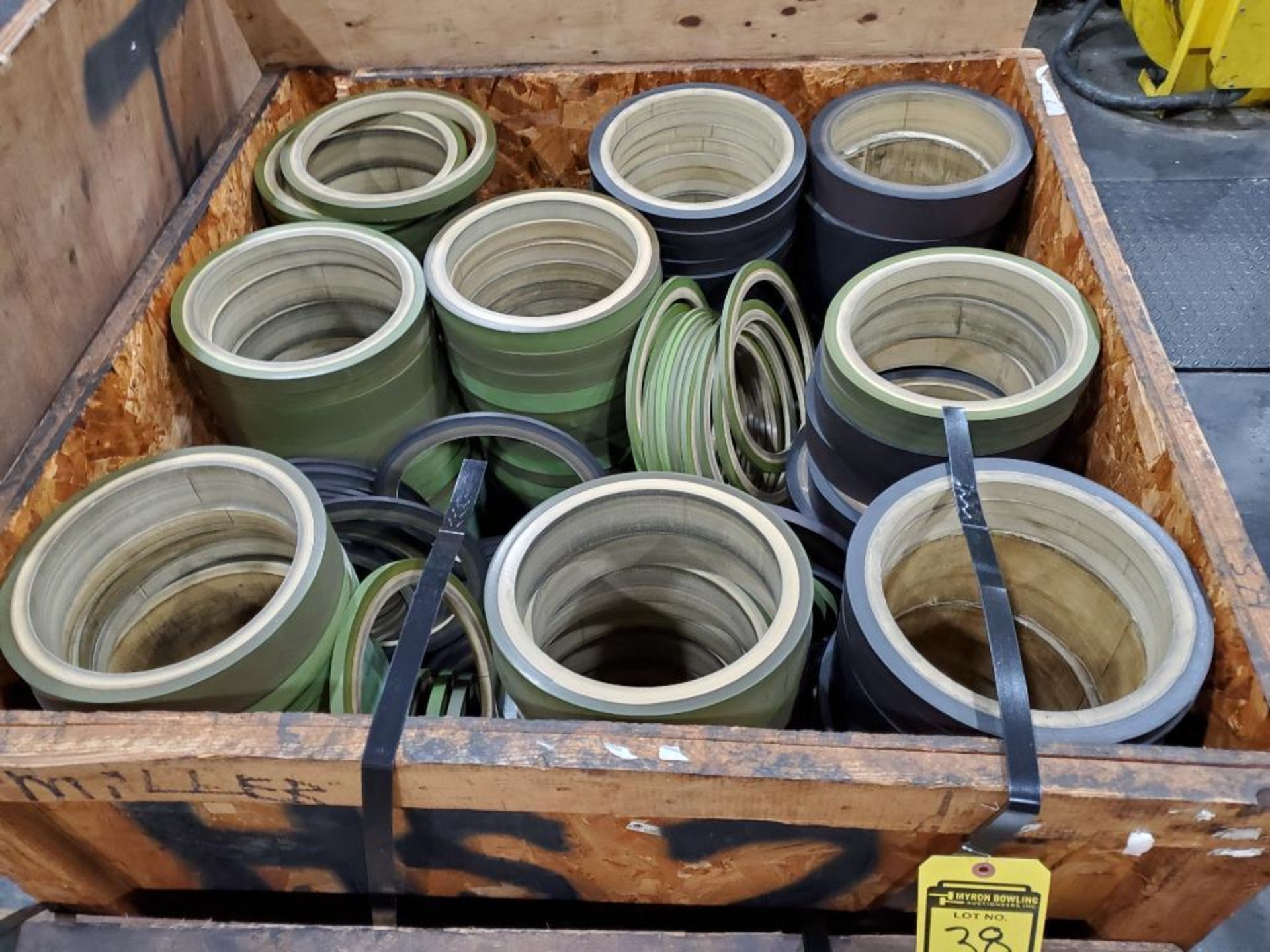 (8) CRATES OF SLITTER KNIVES AND RUBBER SPACERS, HEAVY & LIGHT GAUGES - Image 8 of 18