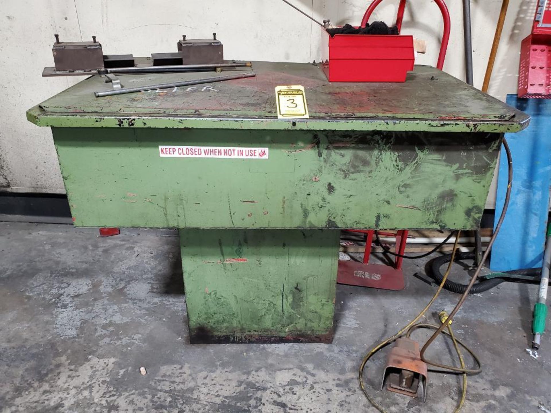 COMMERCIAL PARTS WASHER, 48'' X 30'' OPENING, FOOTSWITCH, 110V