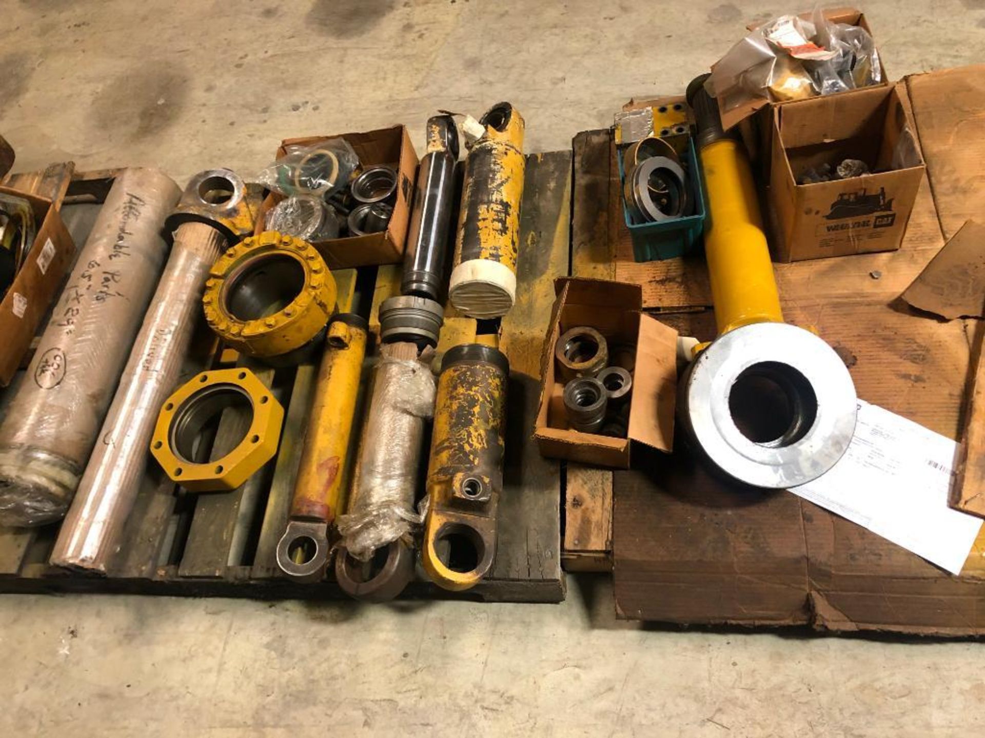 ASSORTED HYDRAULIC CORES - Image 2 of 2