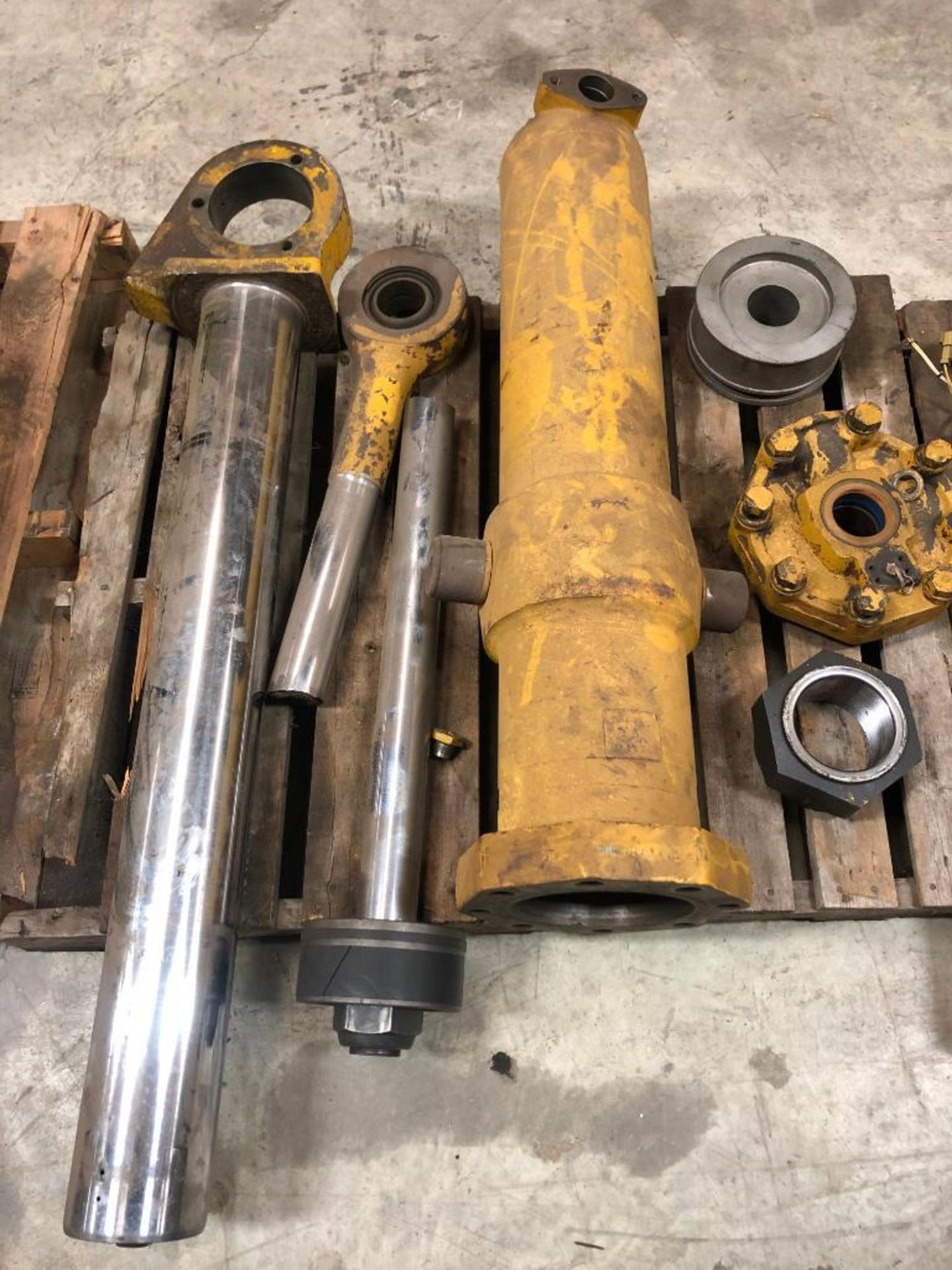 (2) HYDRAULIC CYLINDER CORES