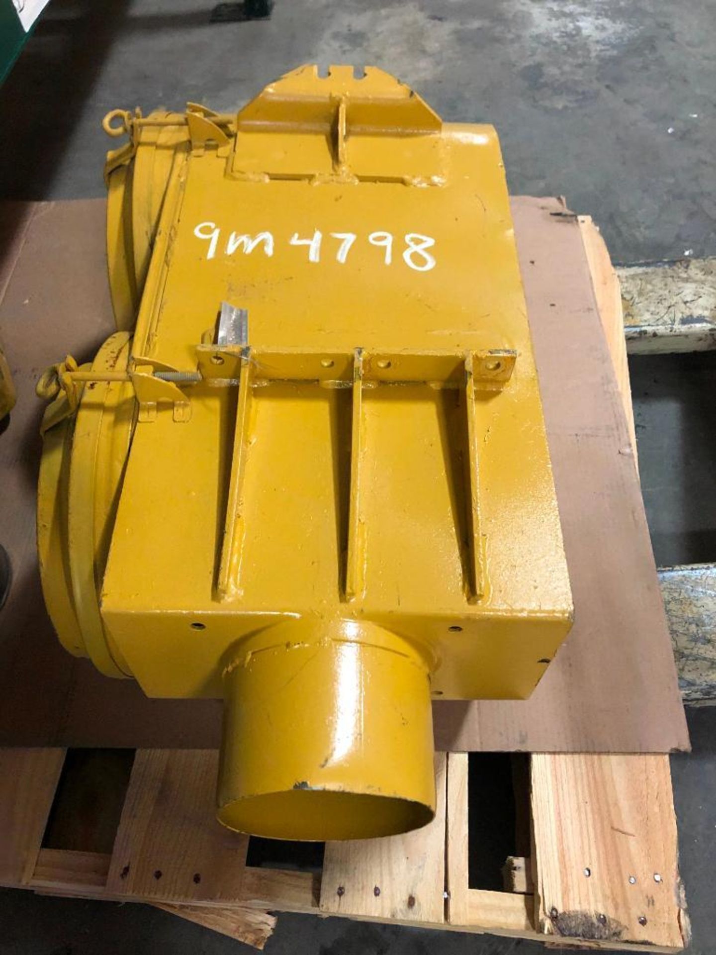 CATERPILLAR AIR CLEANER, PART NUMBER 9M4798 - Image 2 of 2