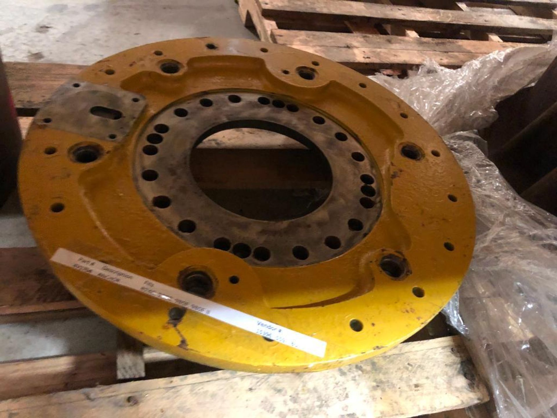 SKID CONSISTING OF: (1) ANCHOR, FITS 824C, 980C, 980F, 980FII, PART NUMBER 4V1704, (1) RING GEAR, FI - Image 3 of 4
