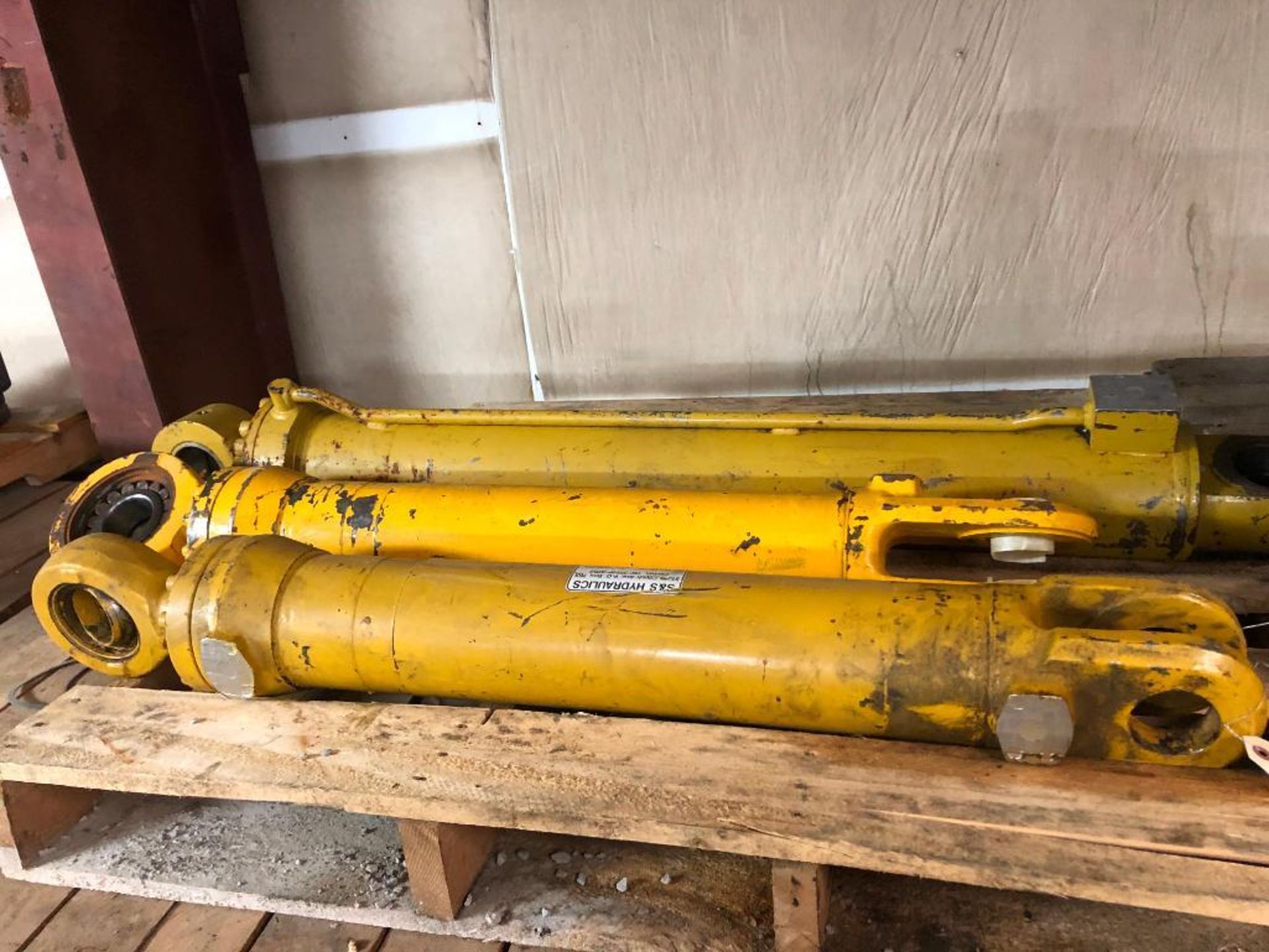 (3) HYDRAULIC CYLINDERS - Image 2 of 2