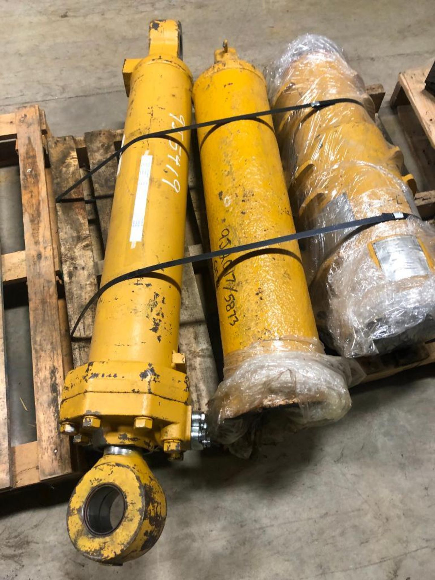 (3) HYDRAULIC CYLINDER CORES